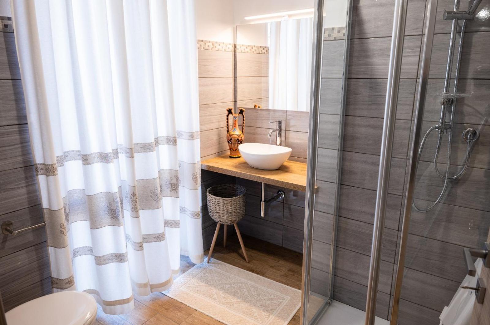 Double Room with Private Bathroom photo 3