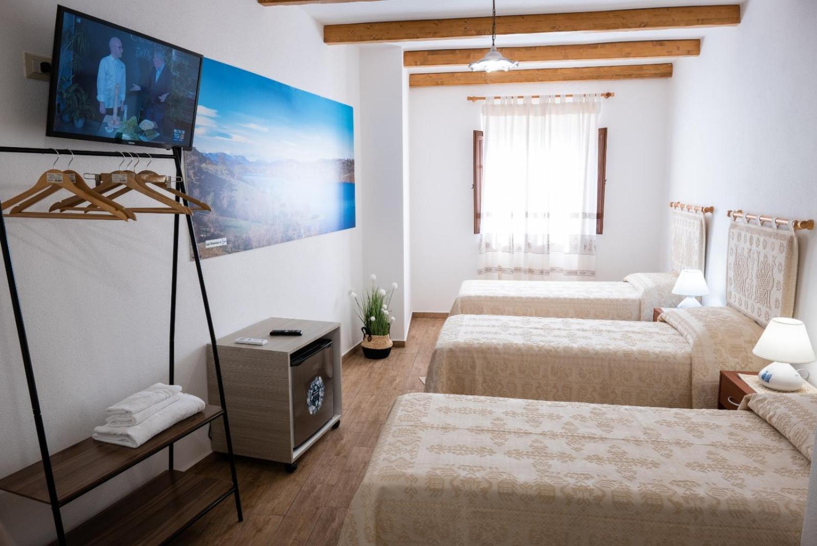Triple Room with Private Bathroom photo 1