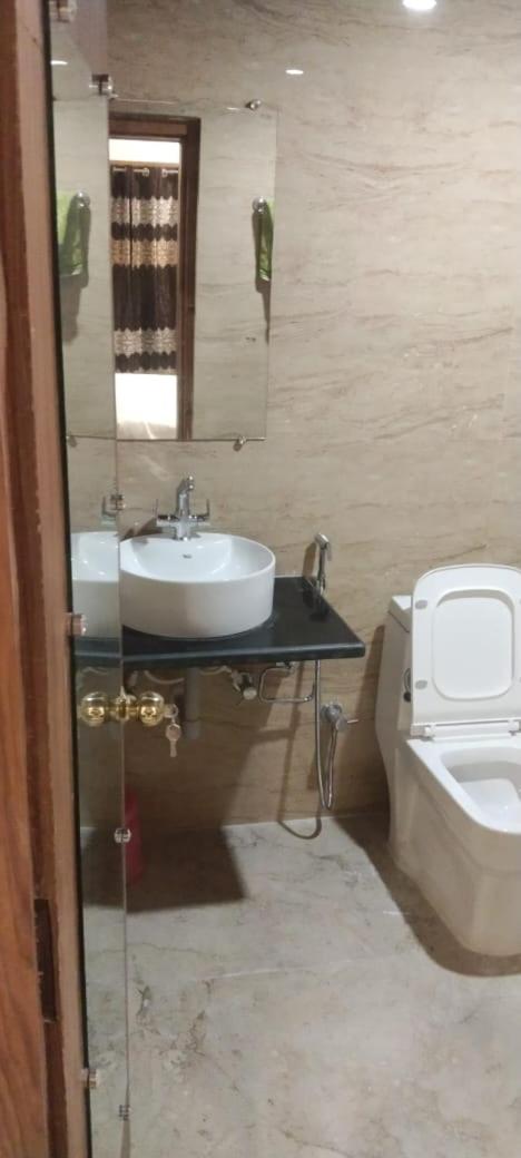 Superior King Suite photo 3