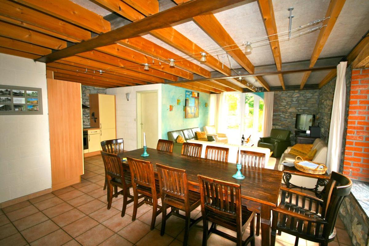 Four-Bedroom Vacation Home photo 2