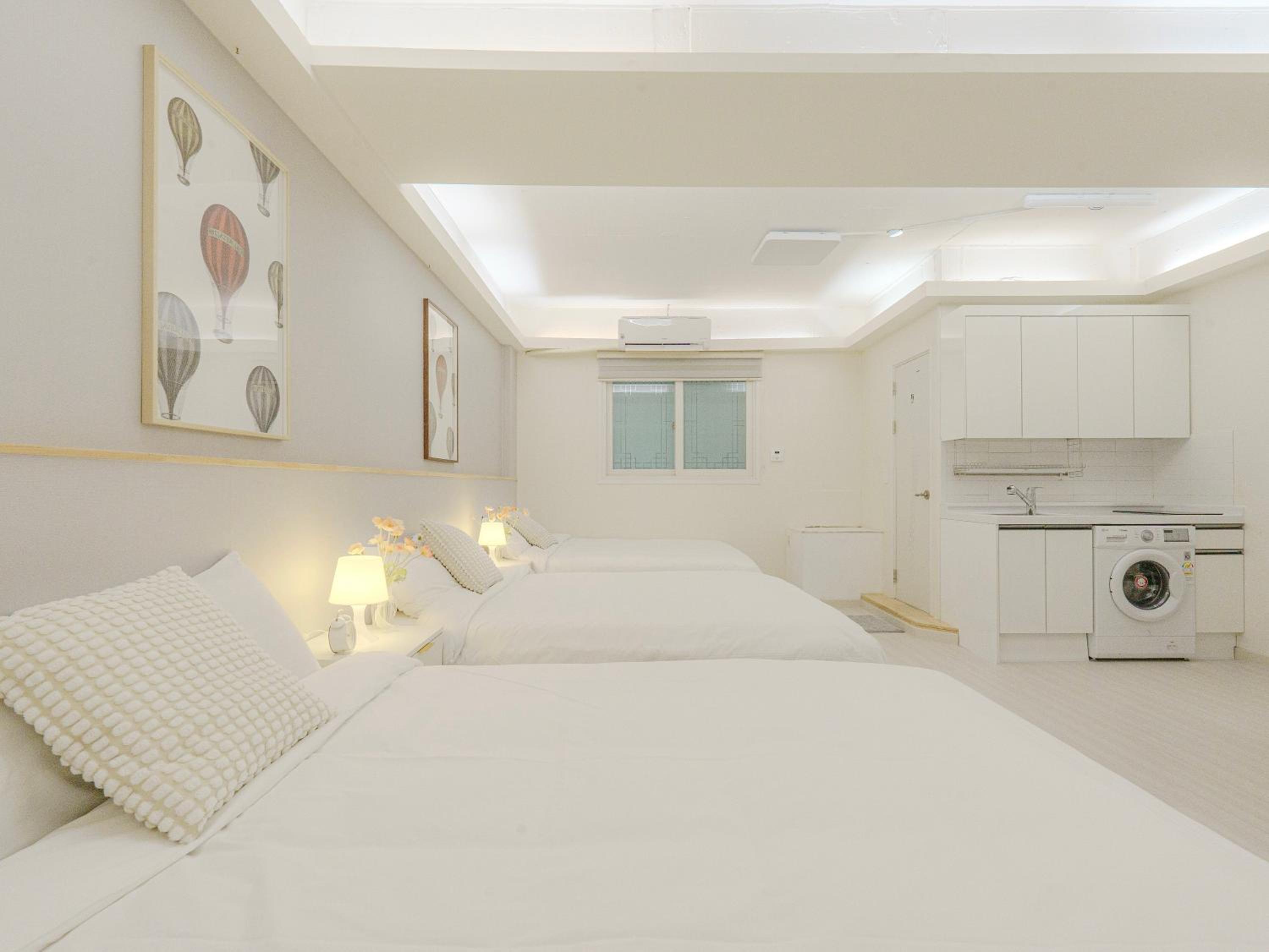Three-Bedroom Suite - Photo 9