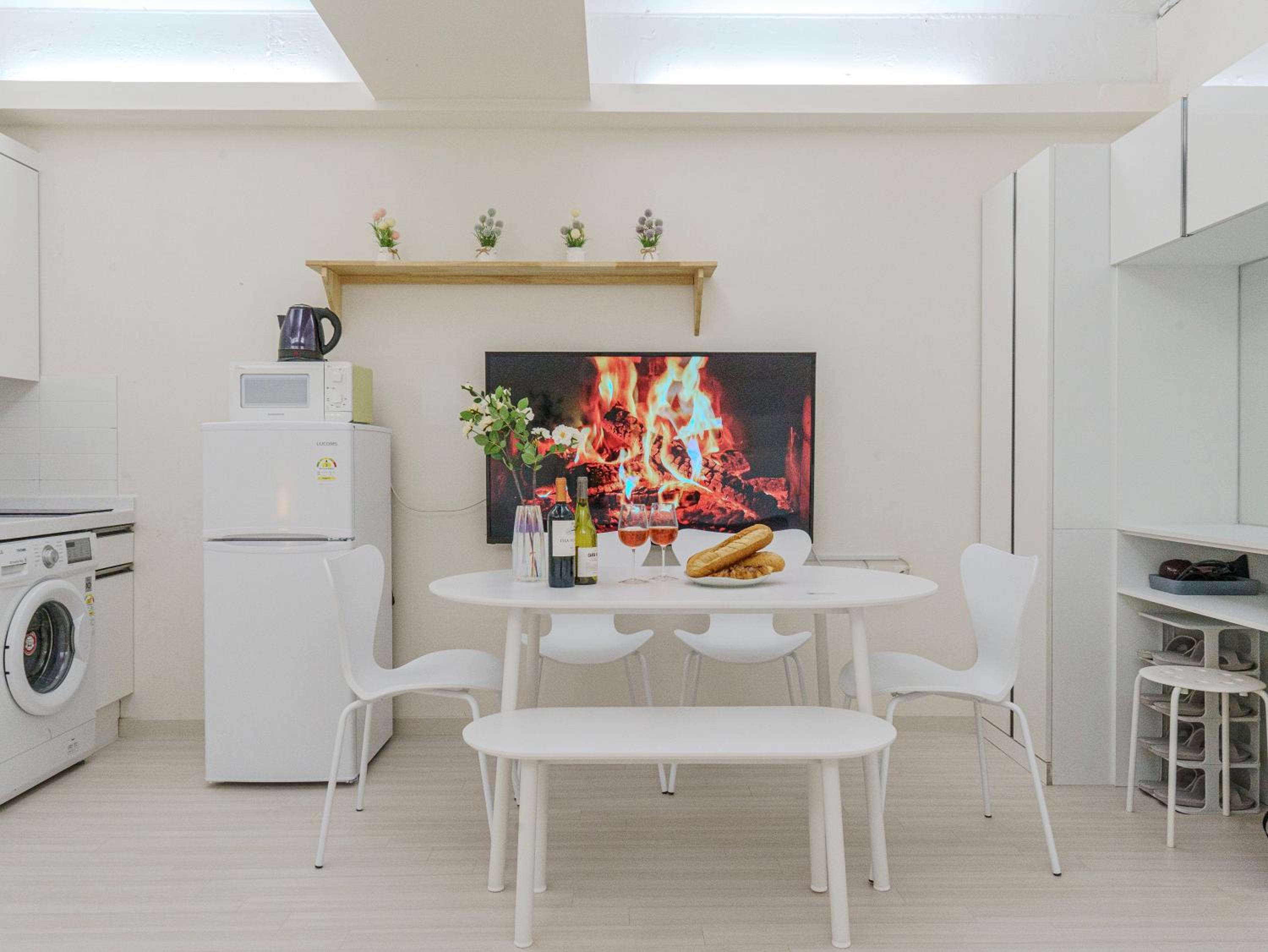 Three-Bedroom Suite - Photo 16