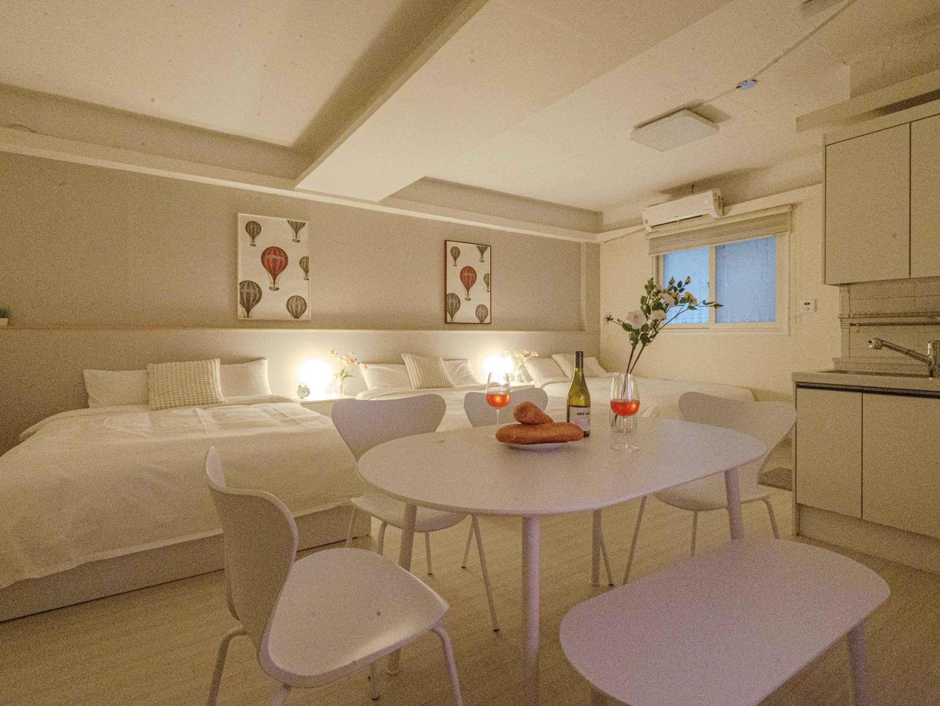Three-Bedroom Suite - Photo 17