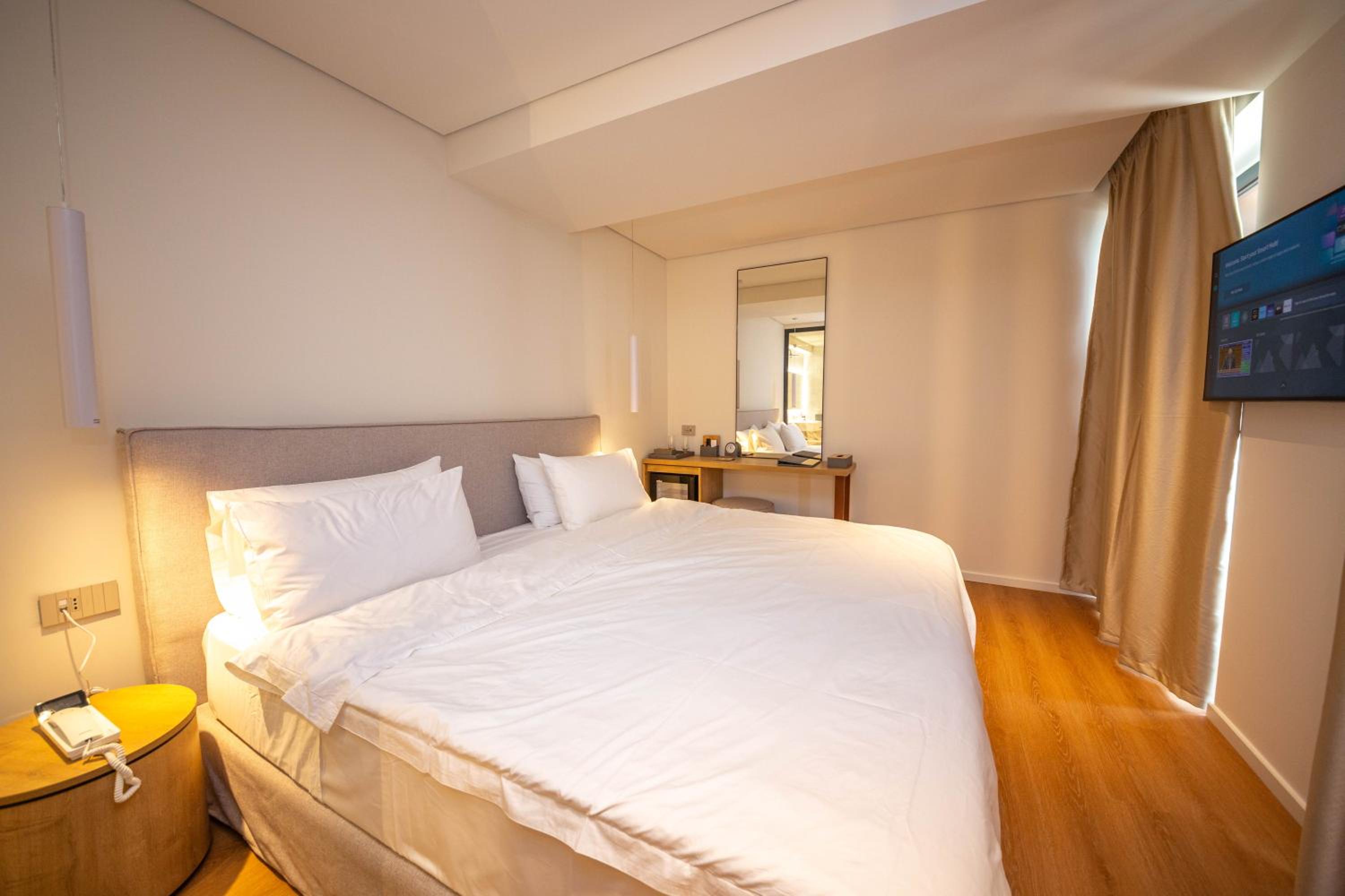 Queen Room with Sea View