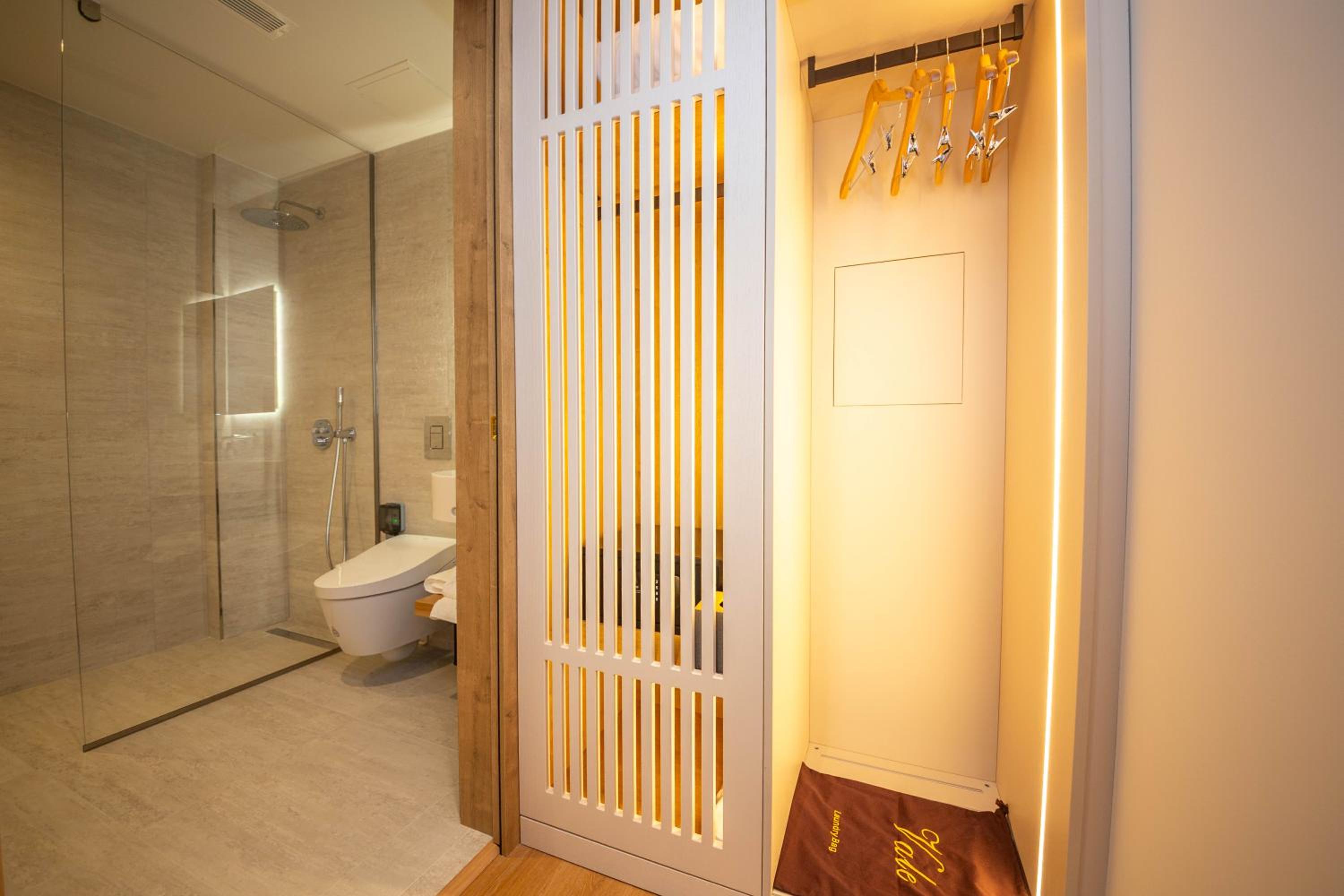 Deluxe Double Room with Balcony and Sea View photo 3
