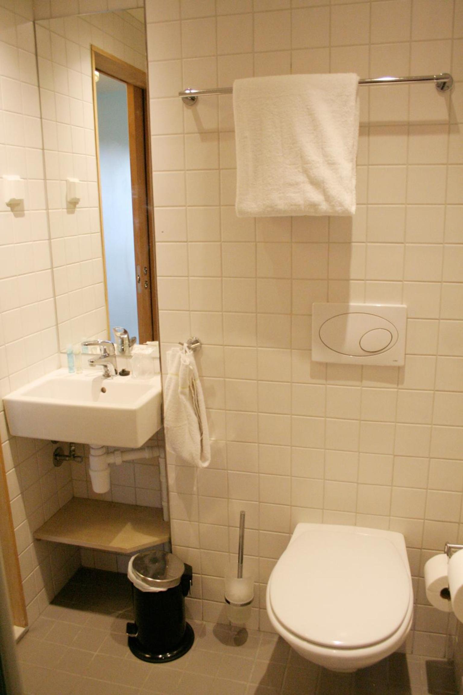 Single Room With Bathroom