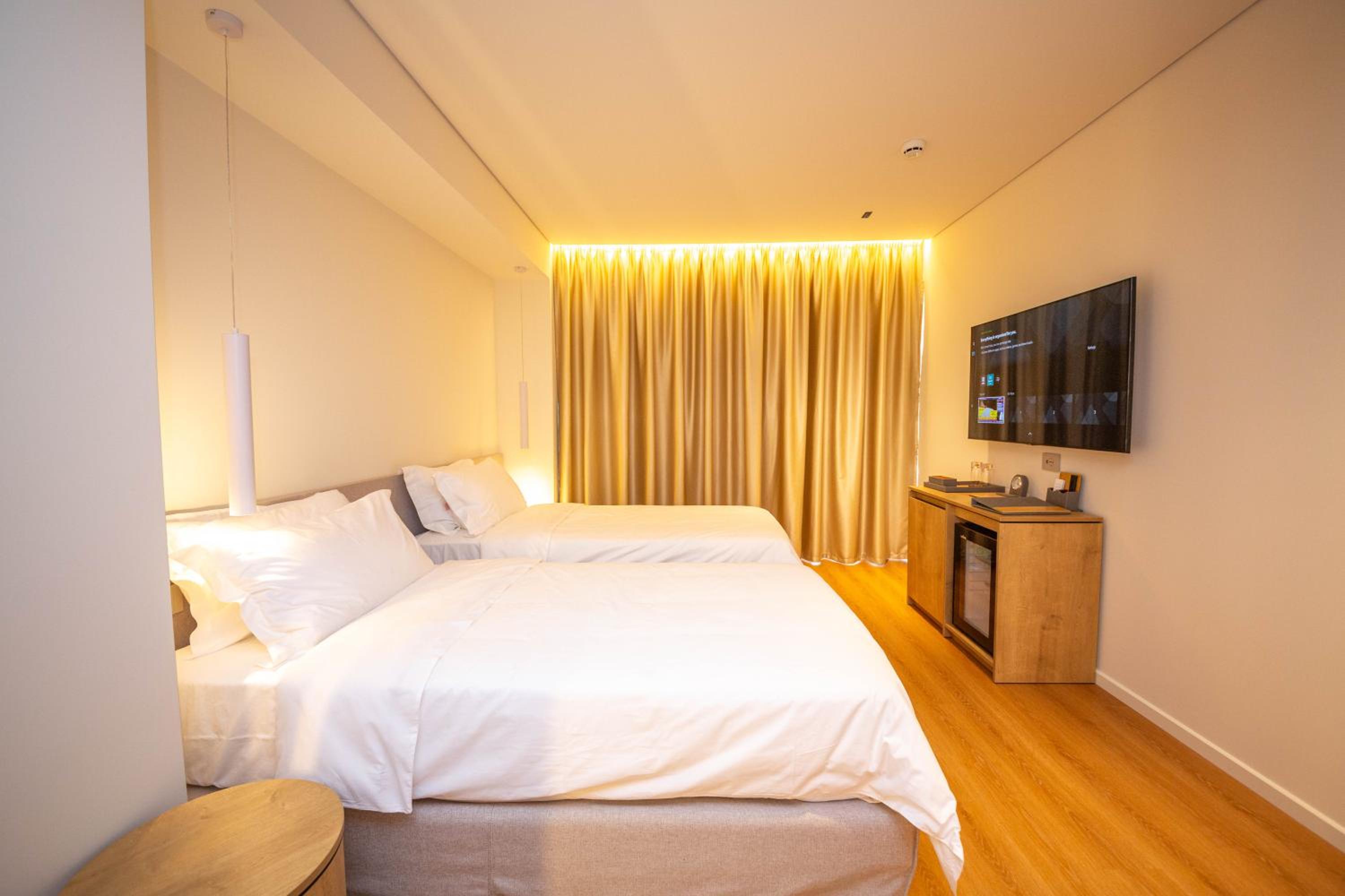 Twin Room with Side Sea View photo 3