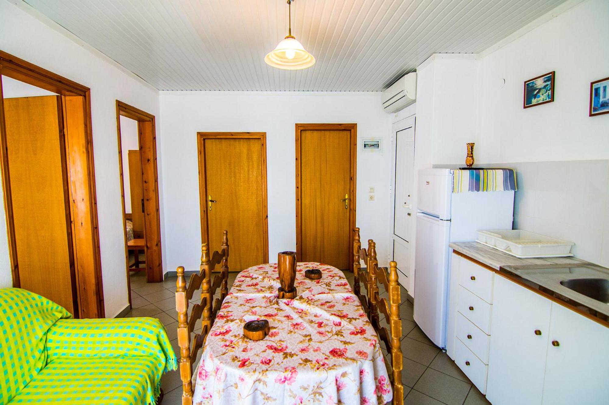 Two-Bedroom Apartment - Photo 5