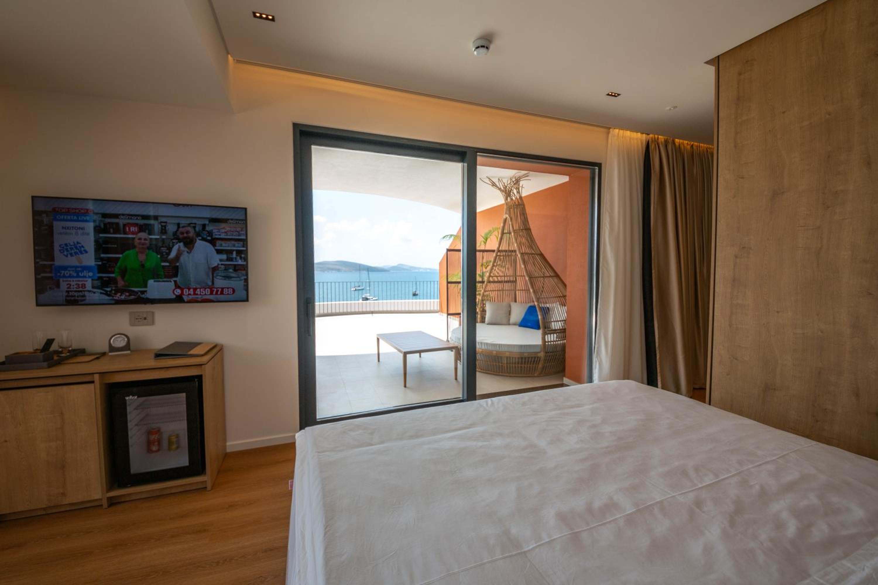 Queen Suite with Sea View