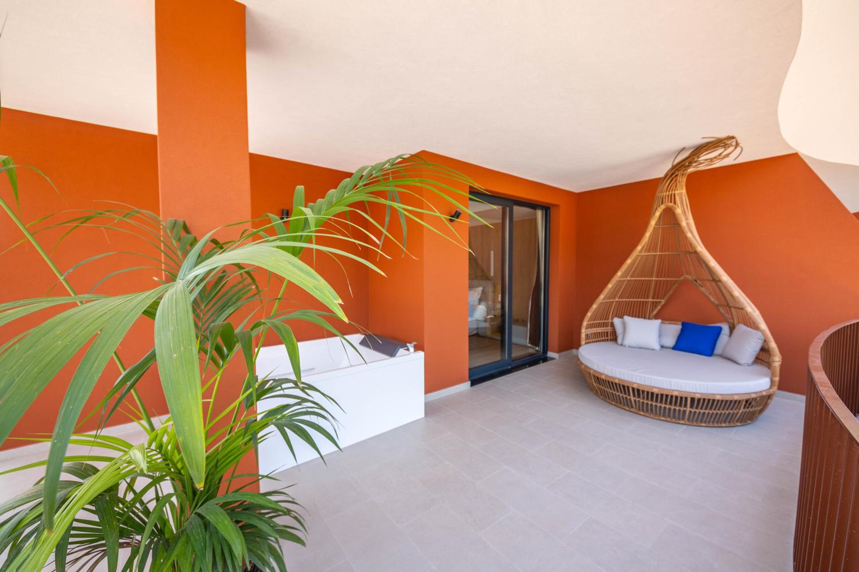 King Suite with Sea View photo 3