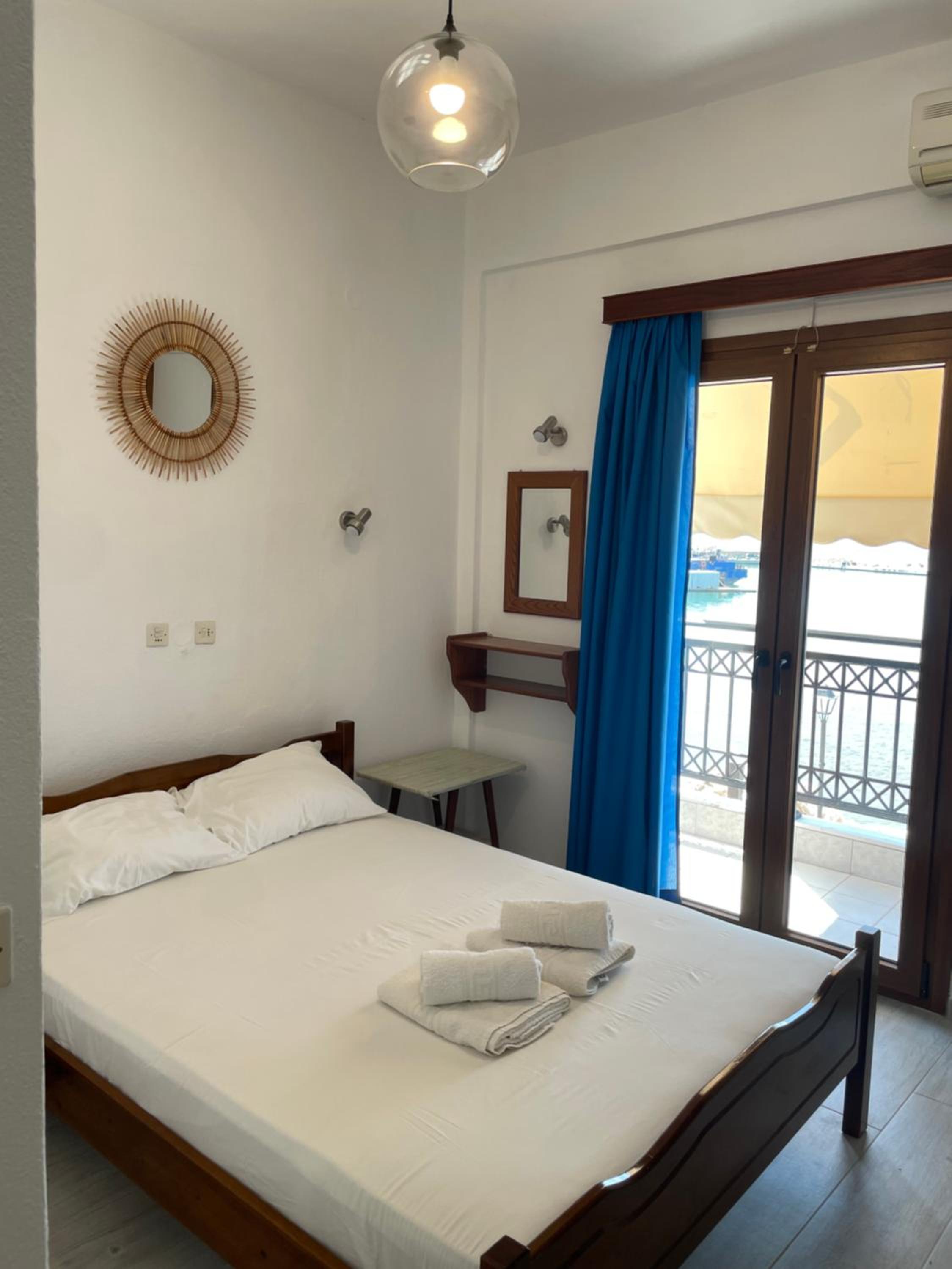 Deluxe Double or Twin Room with Sea View photo 3