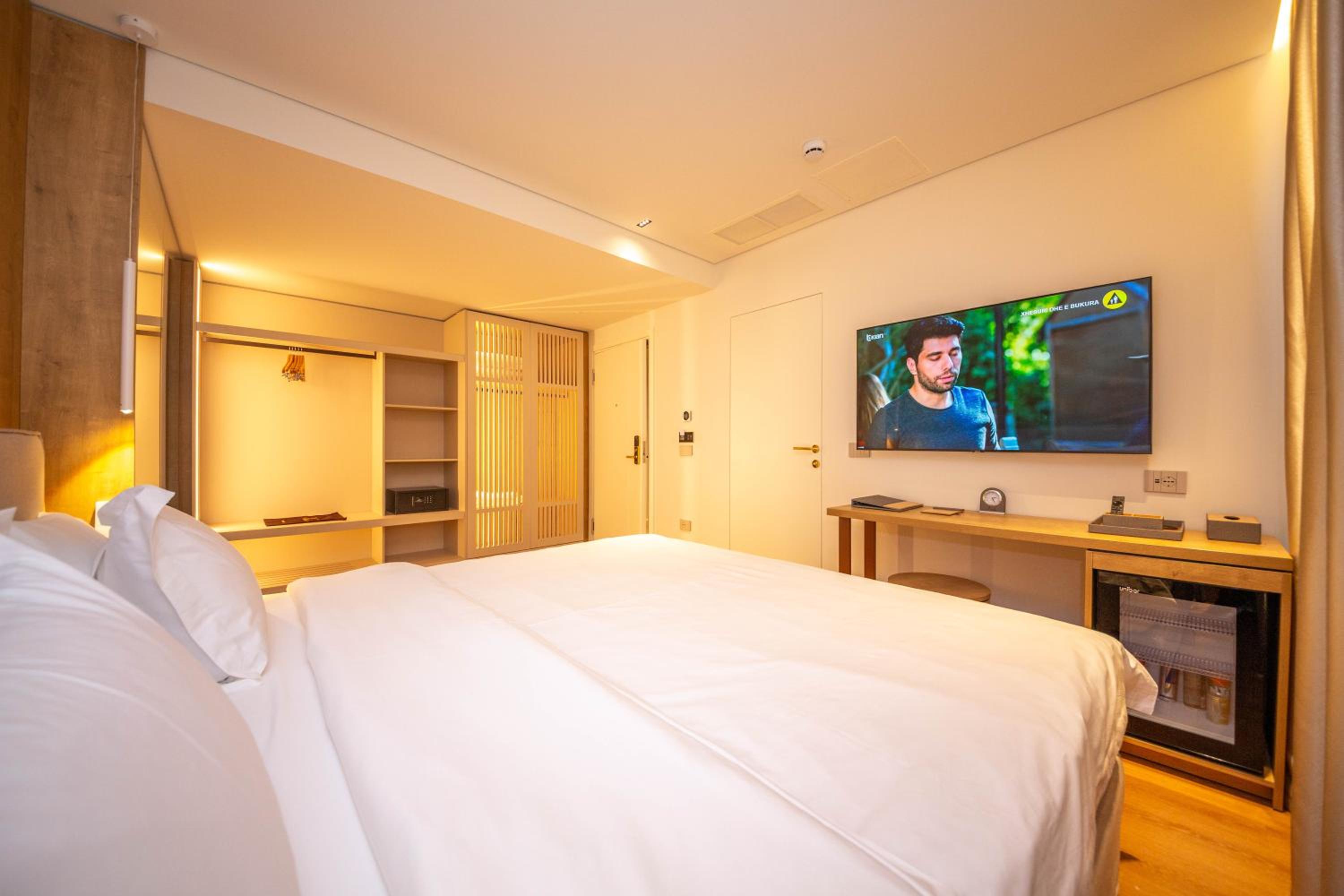 Deluxe Suite with Sea View photo 2