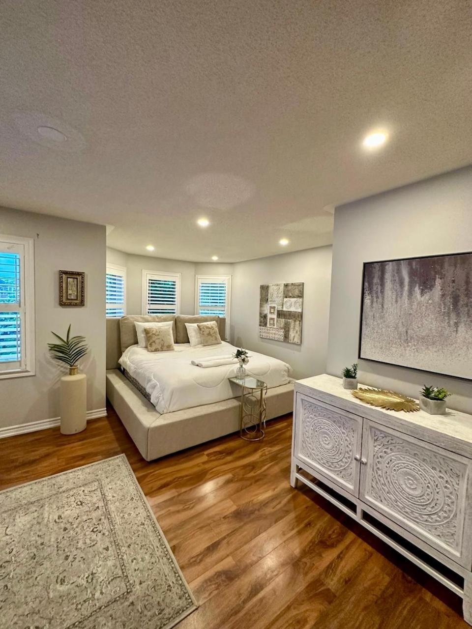 Four-Bedroom House photo 1