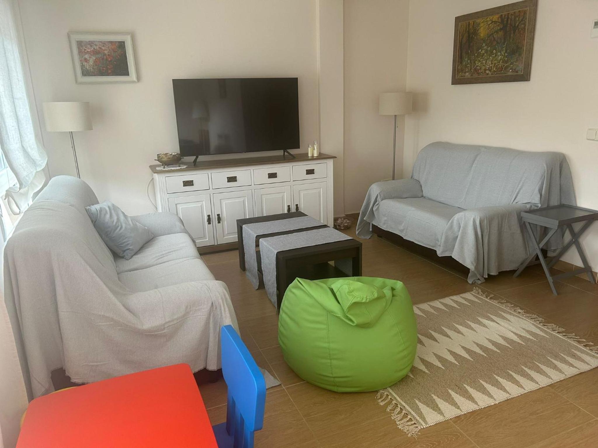 Three-Bedroom Apartment photo 3