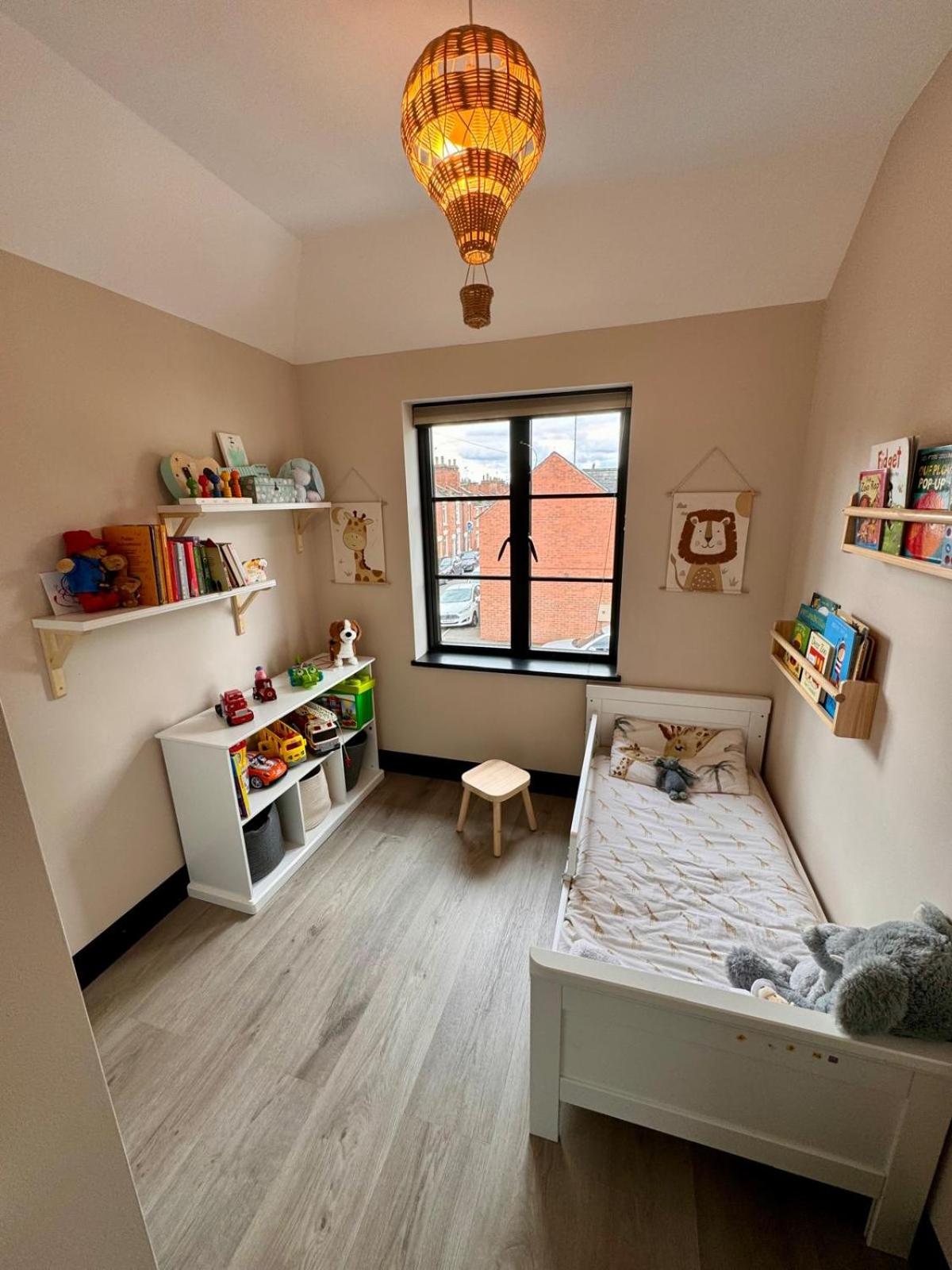 Four-Bedroom House photo 2