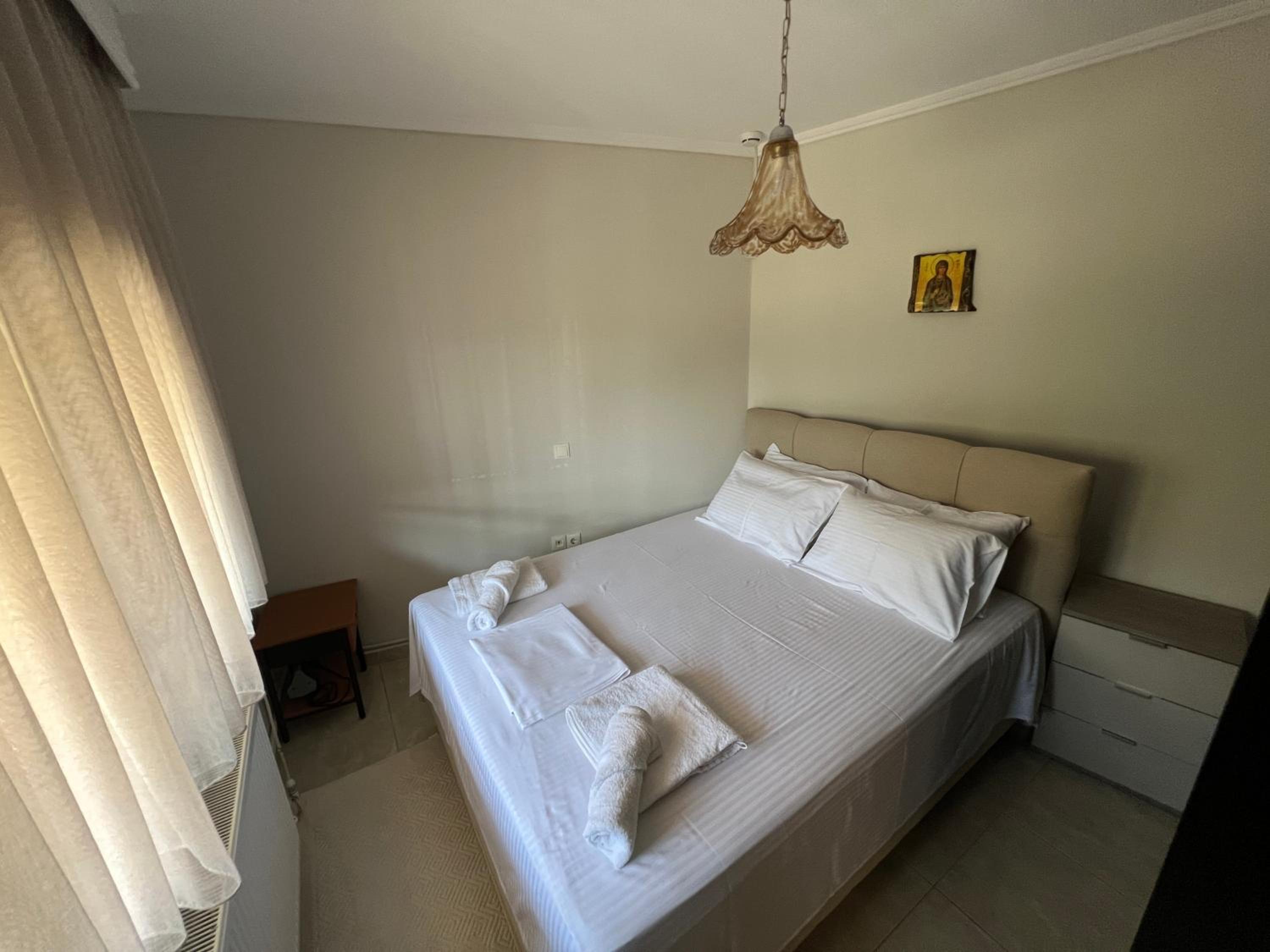 One-Bedroom House photo 1