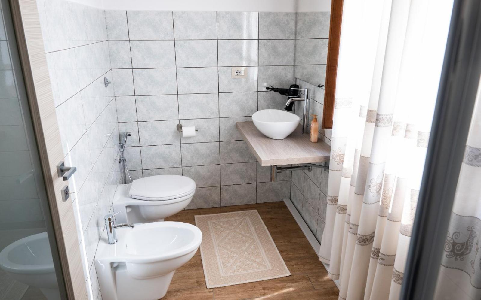 Triple Room with Private Bathroom photo 2