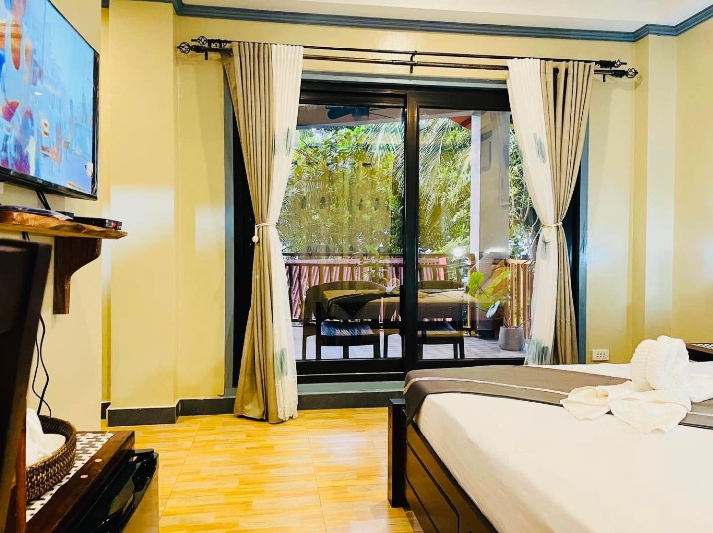 Deluxe Double Room with Sea View - Photo 1