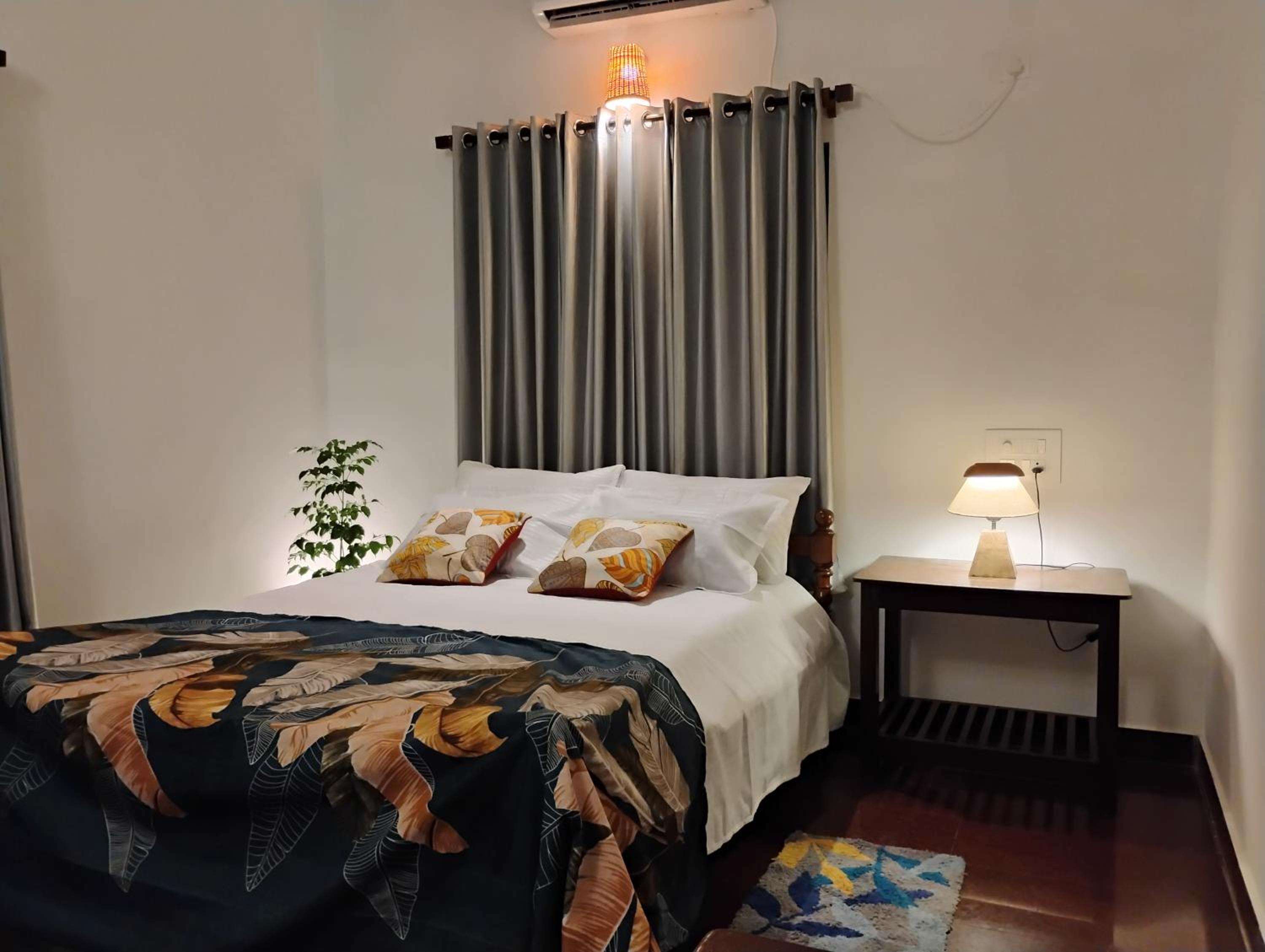Deluxe Double Room (2 Adults + 1 Child) photo 1