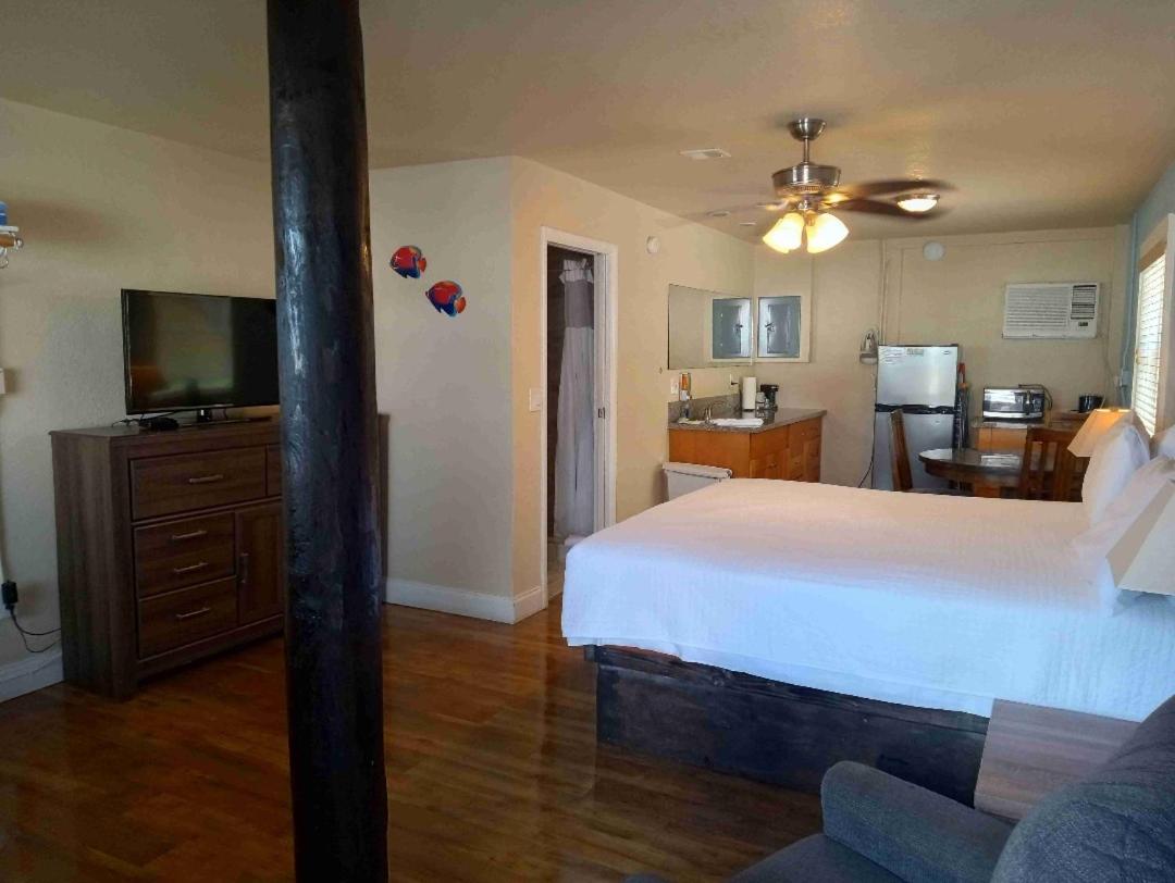 Standard King Room photo 1