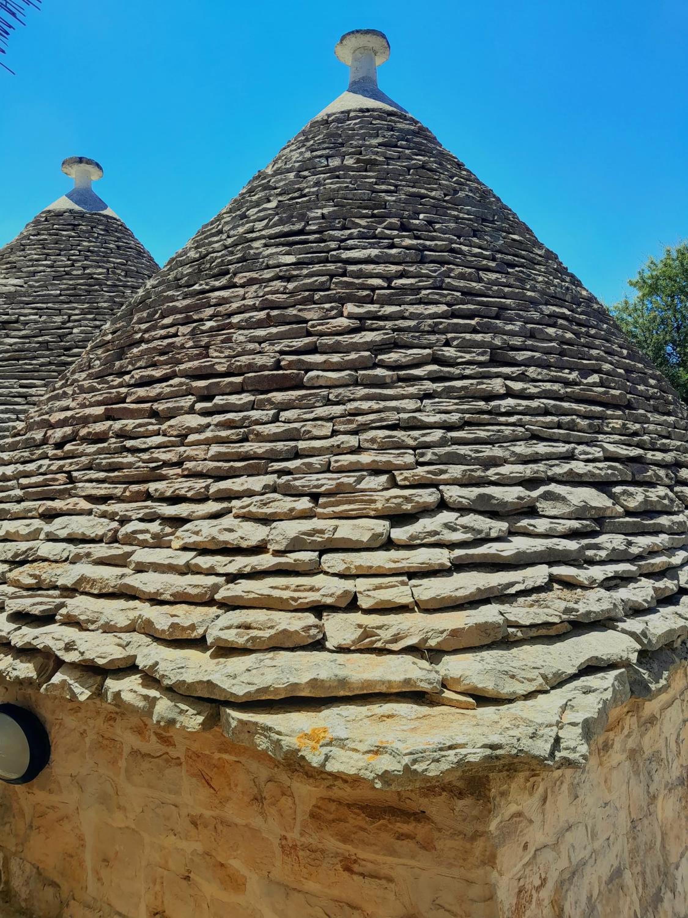 Trullo with private patio photo 2