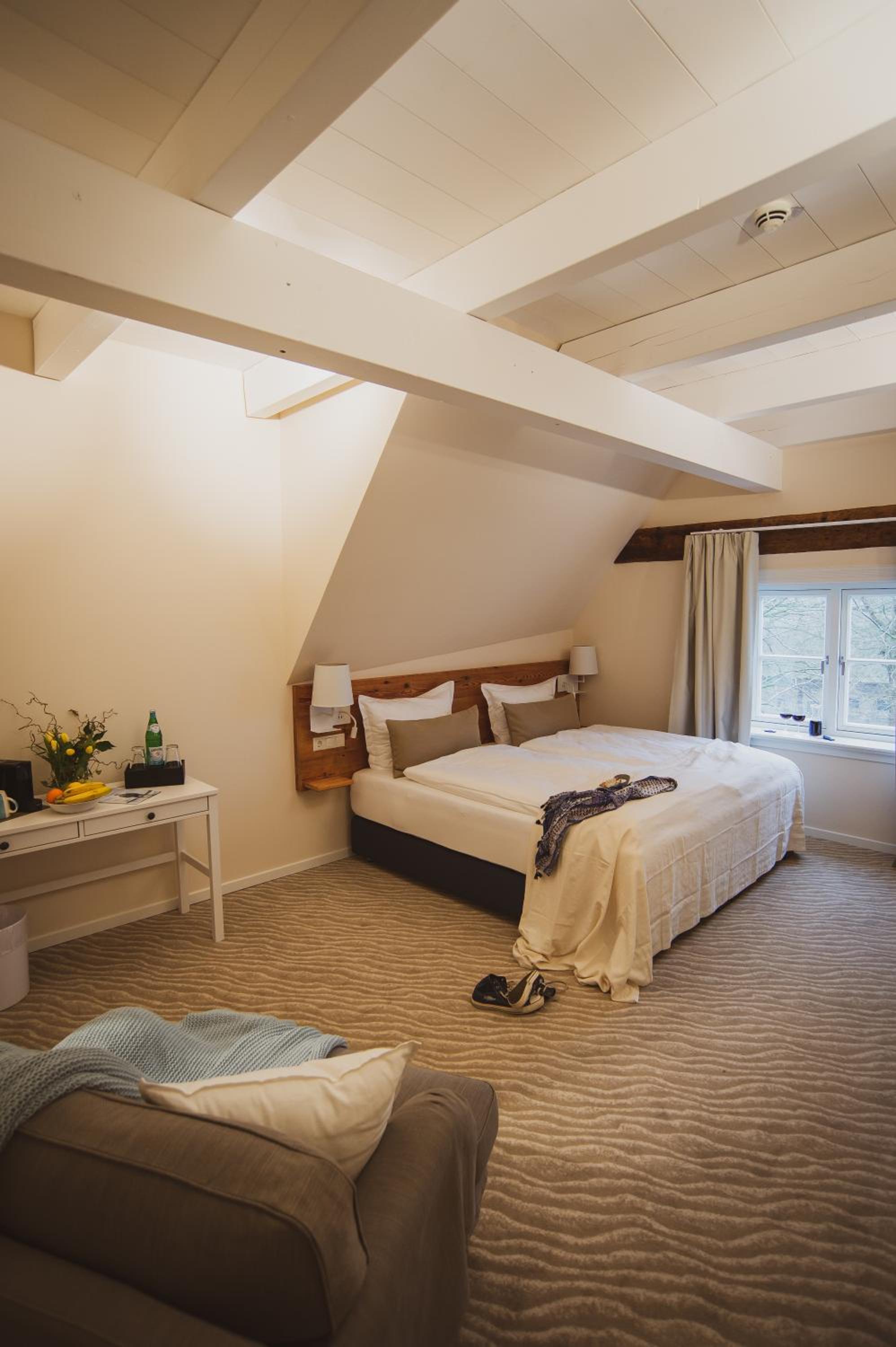 Deluxe King Room - Photo 15