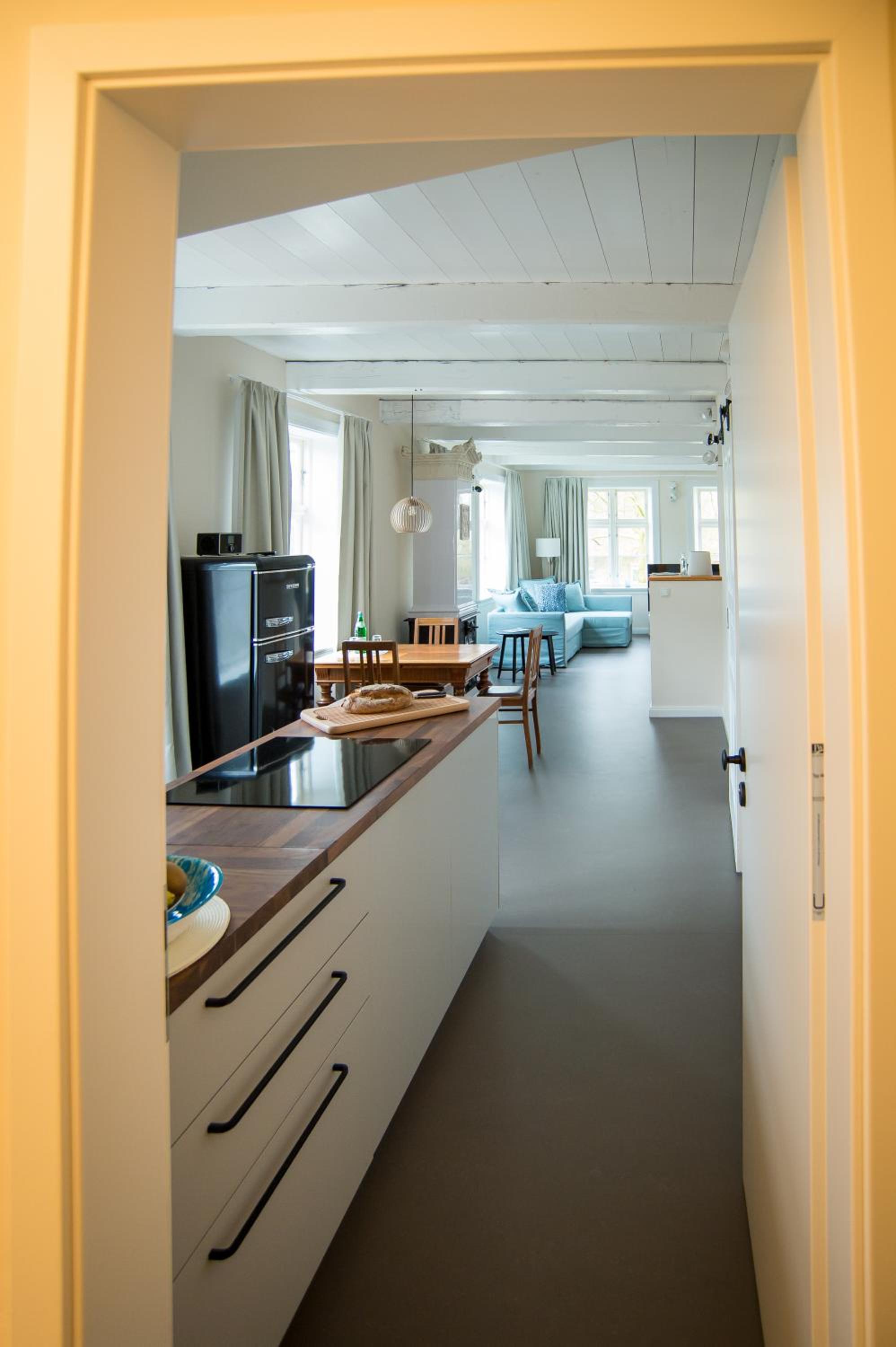 Deluxe King Suite - Photo 23
