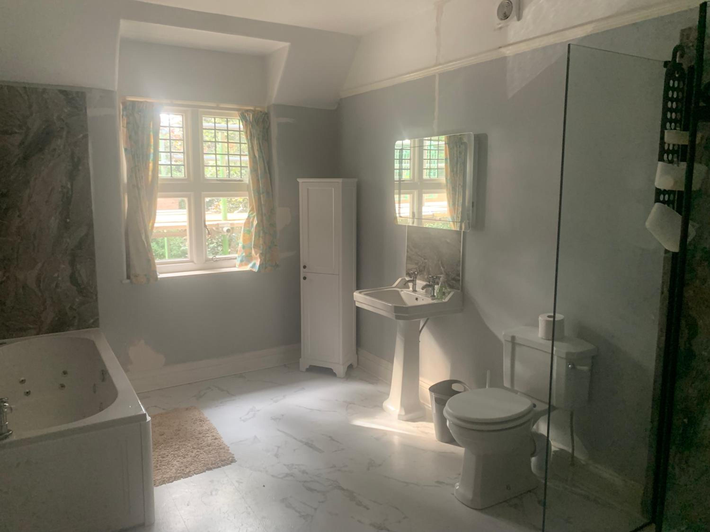 Double Room with Shared Bathroom photo 2