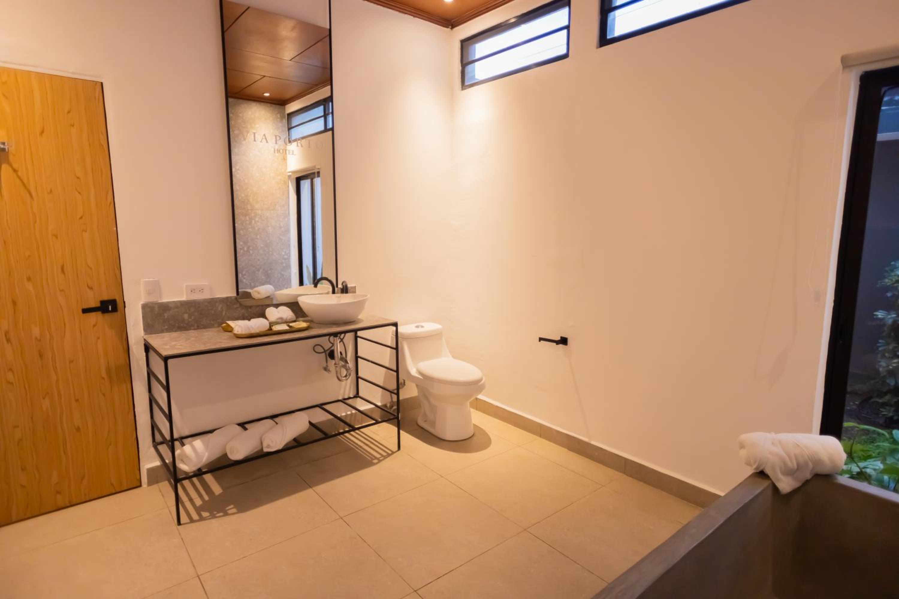 Deluxe Double Room With Bath photo 2