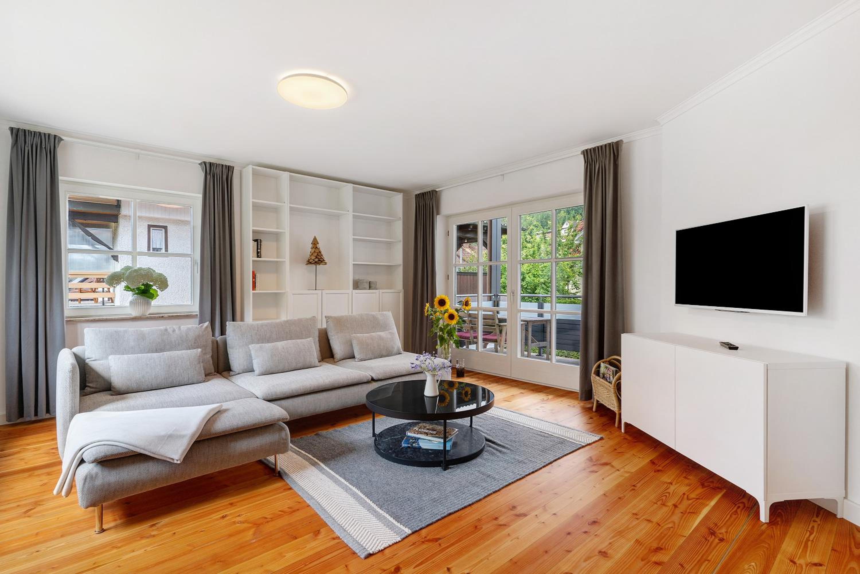 Two-Bedroom Deluxe Apartment with Garden View photo 1