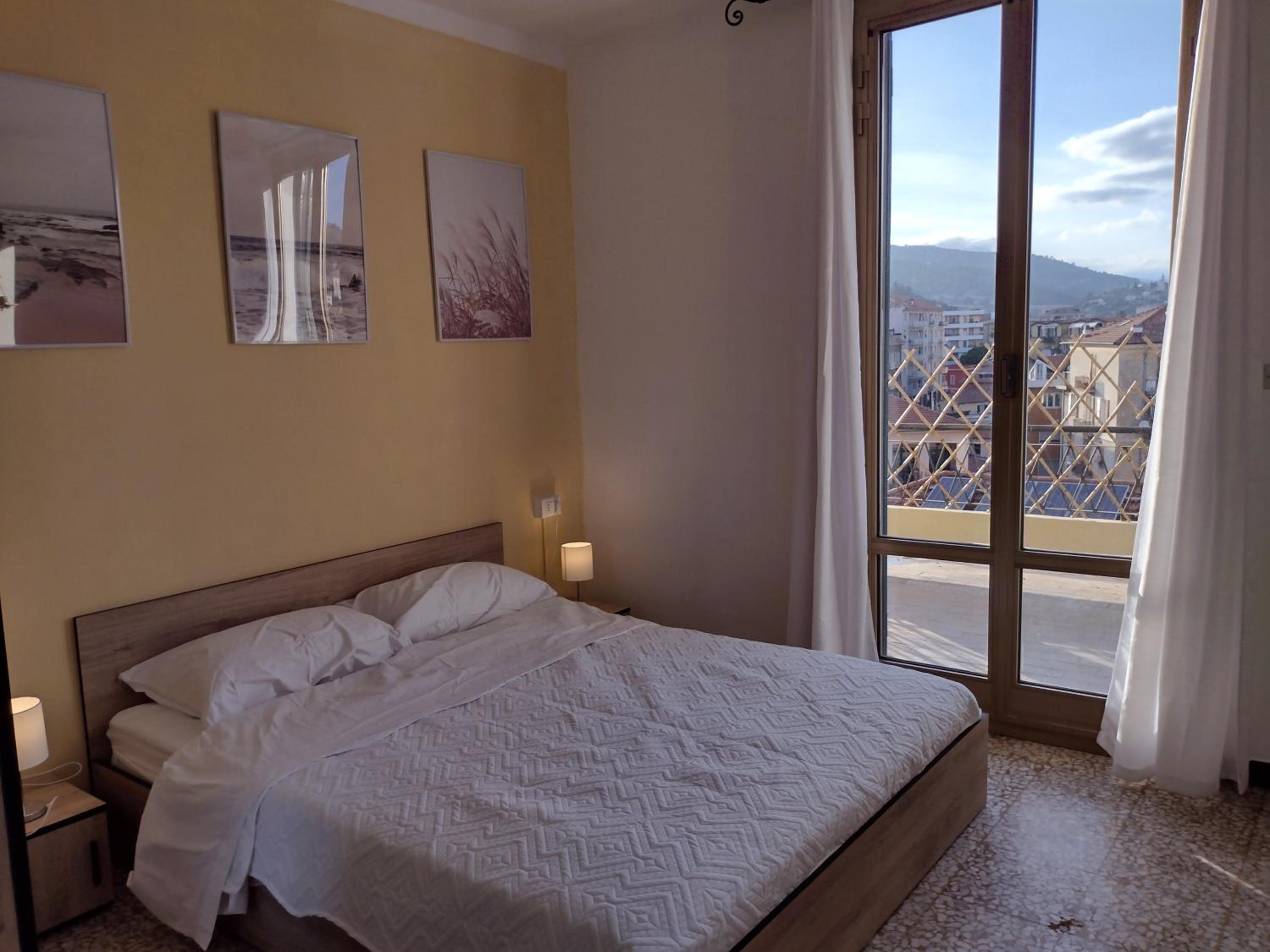 Two-Bedroom Apartment with Terrace and Sea View photo 2