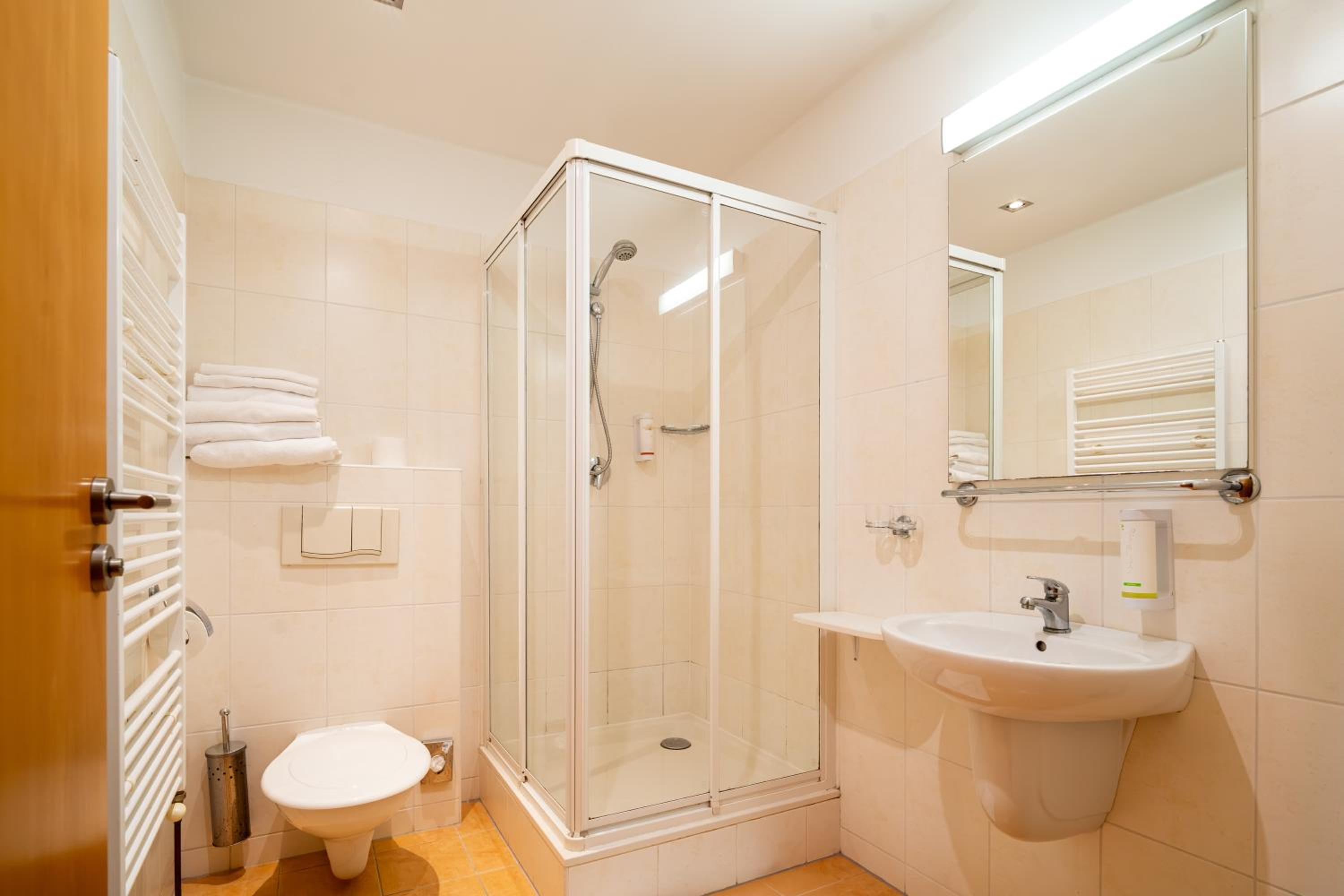 Double Room with Extra Bed photo 3