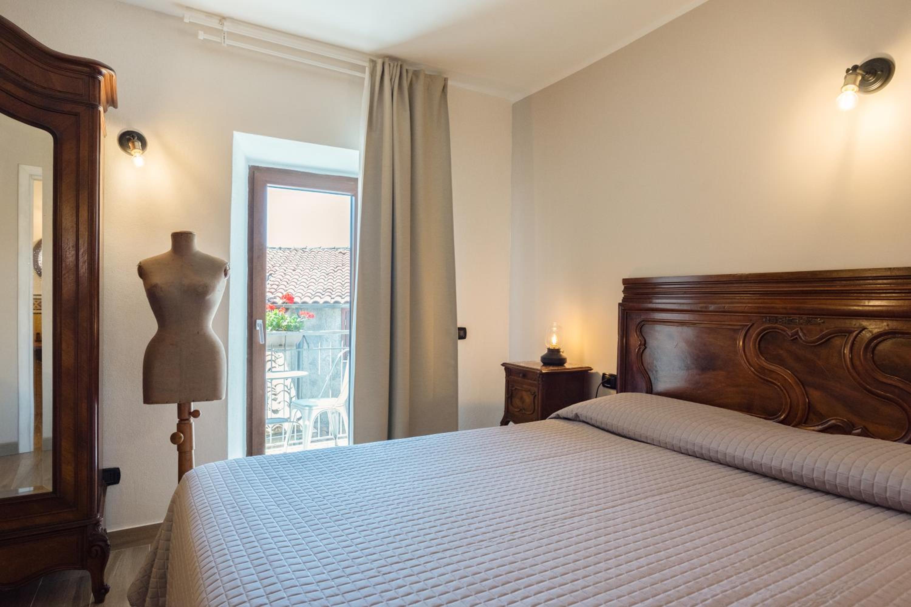 Deluxe Double Room with Bath - Photo 42