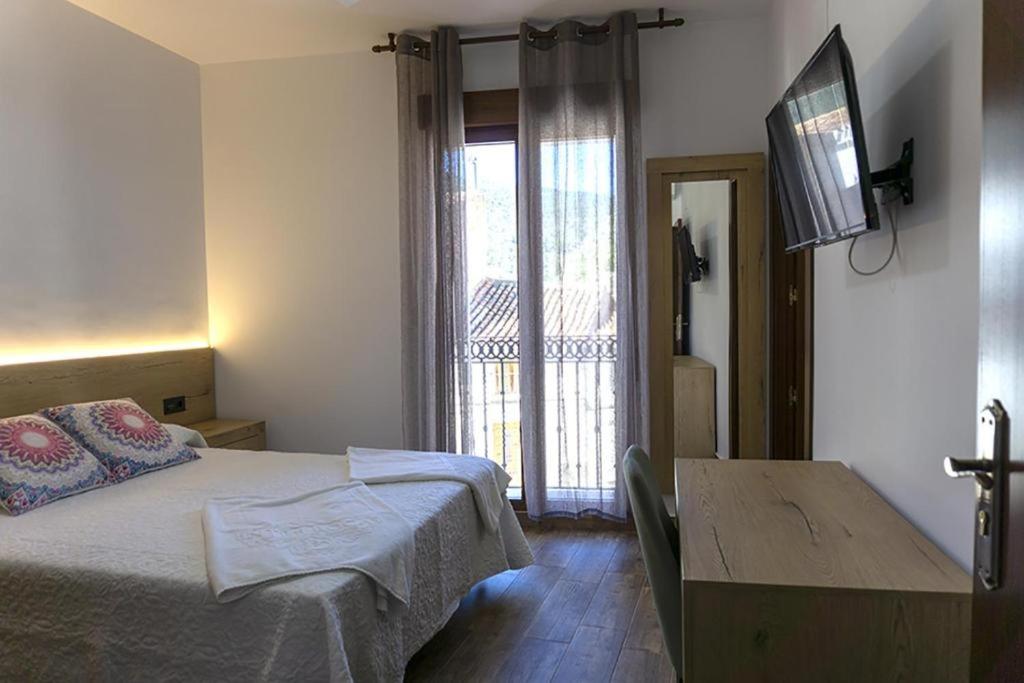 Deluxe Room - Photo 7