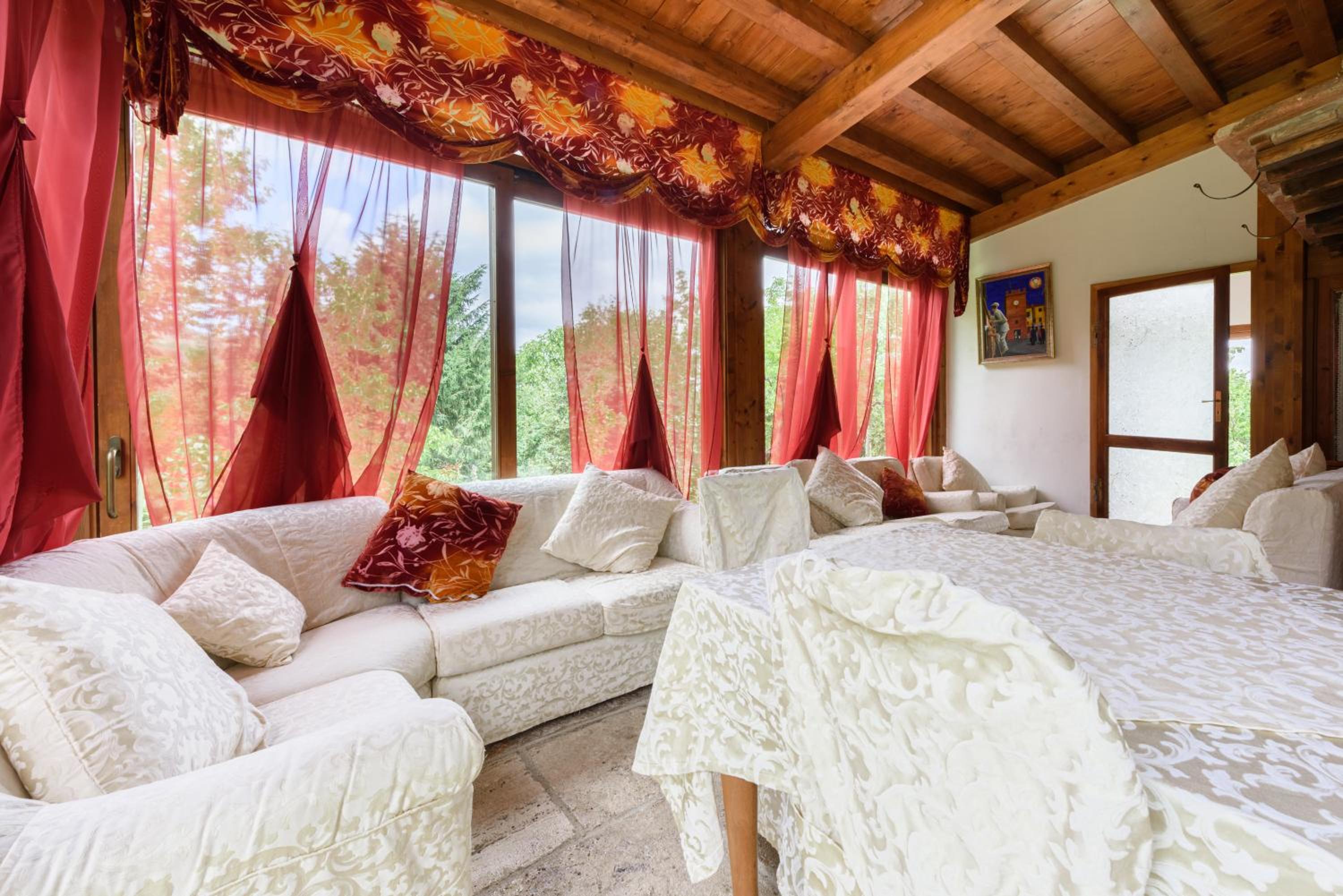 Villa photo 1