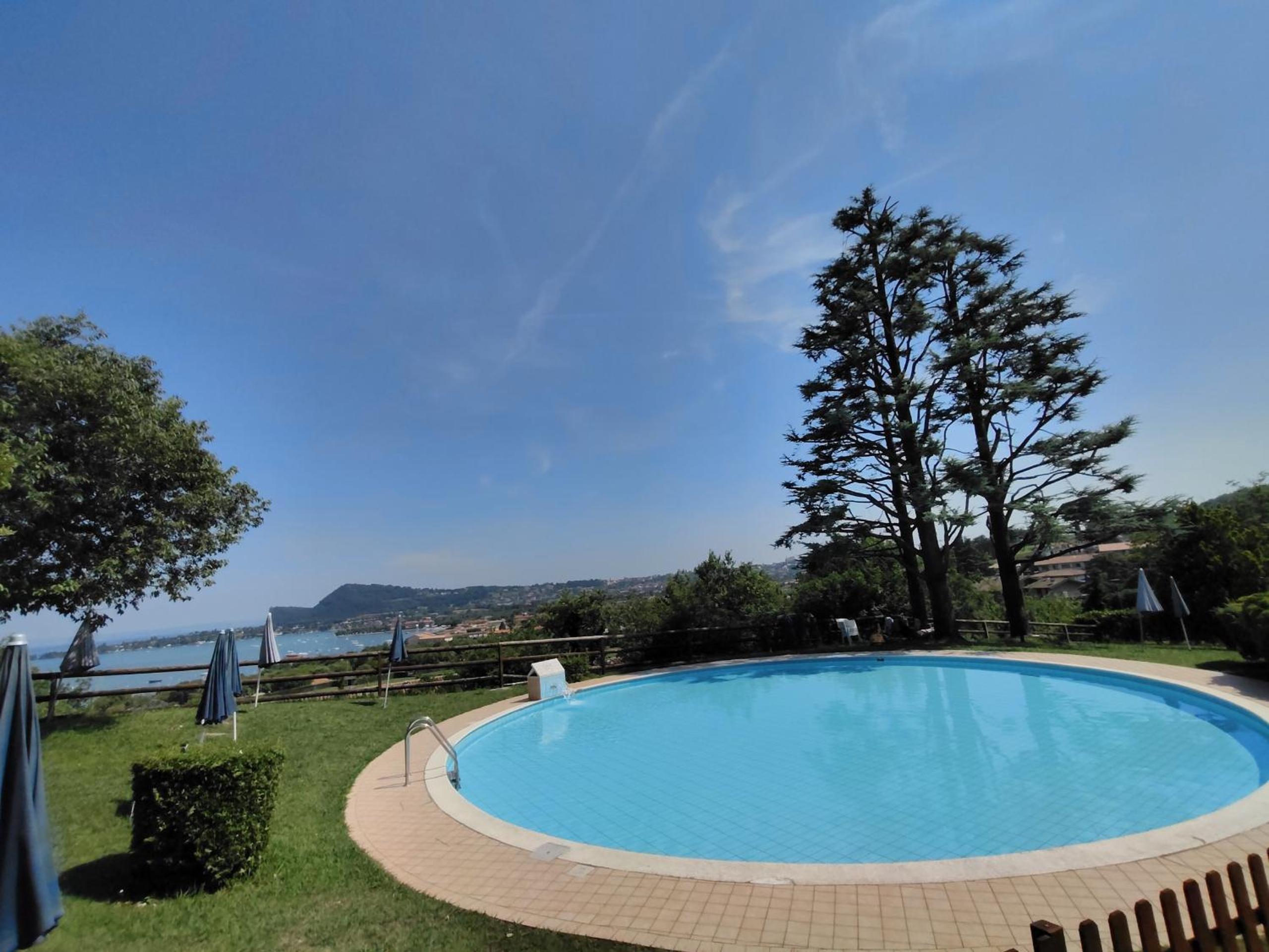 Apartment with Lake View photo 2