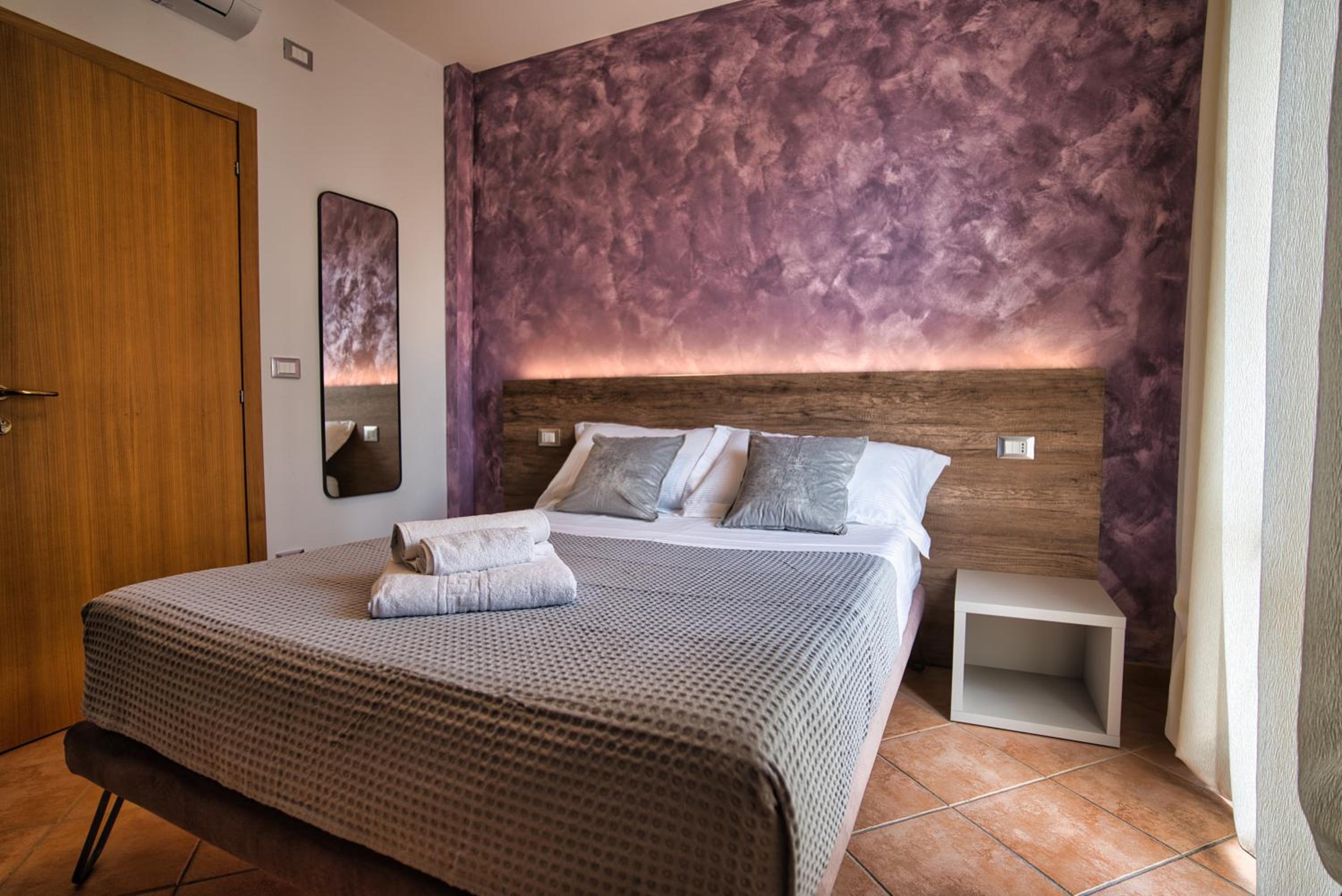 Single Room with Private External Bathroom