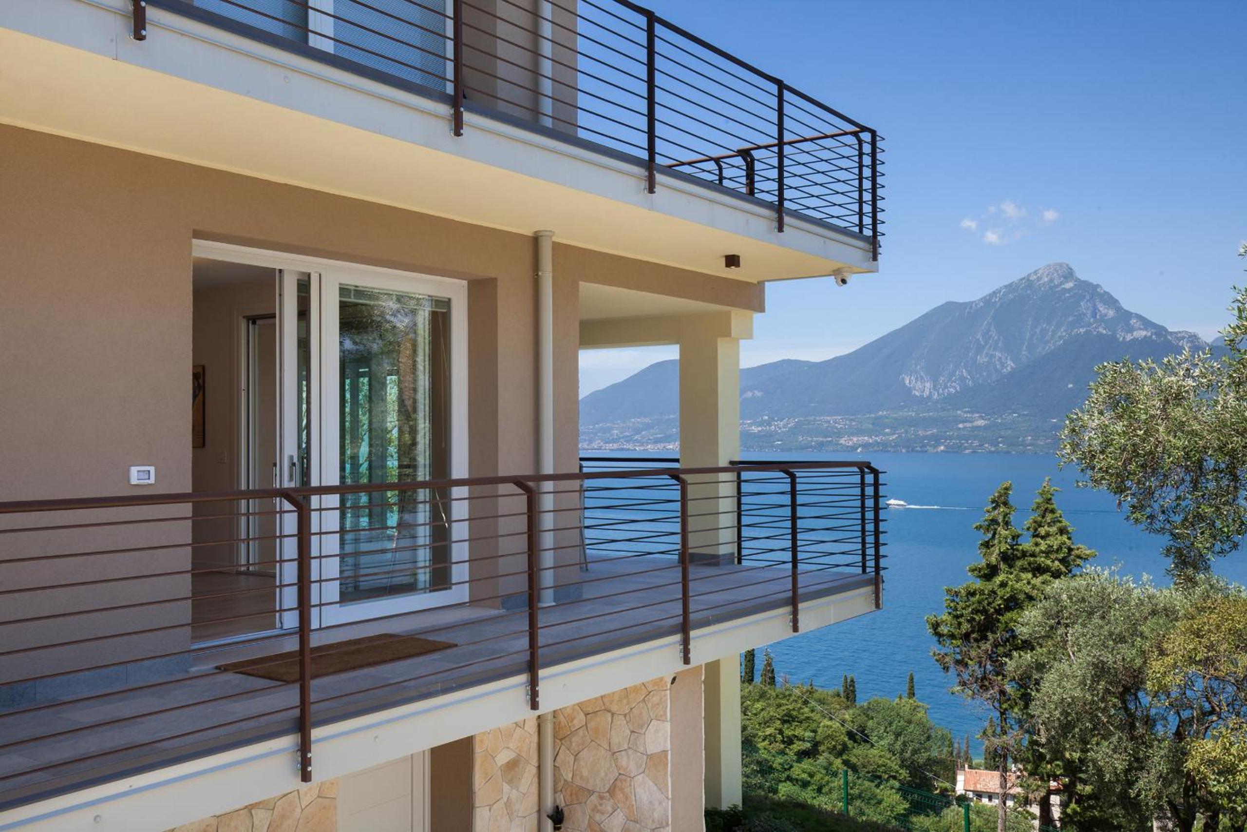 Apartment with Lake View photo 3