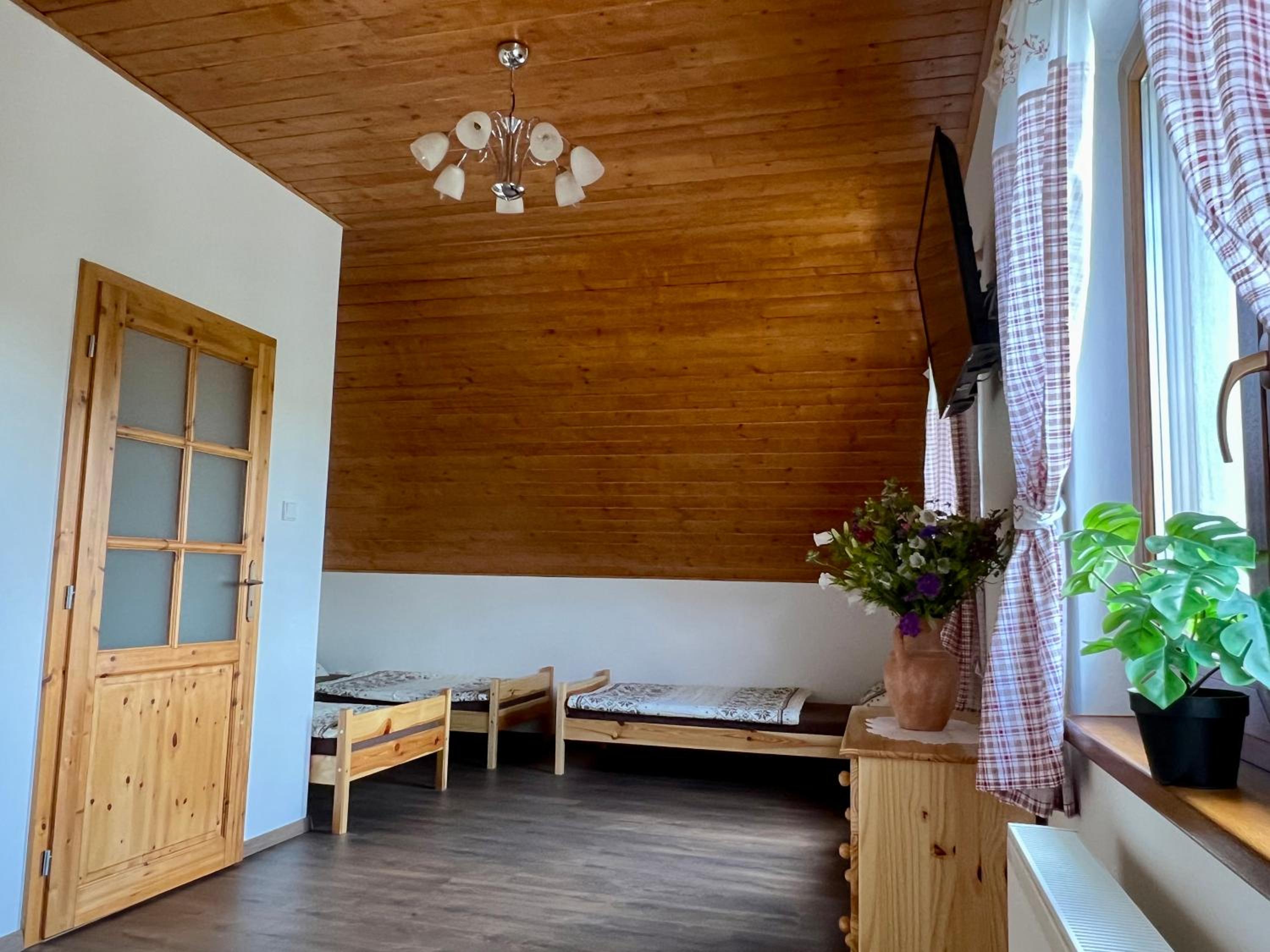 Quadruple Room with Private Bathroom photo 2