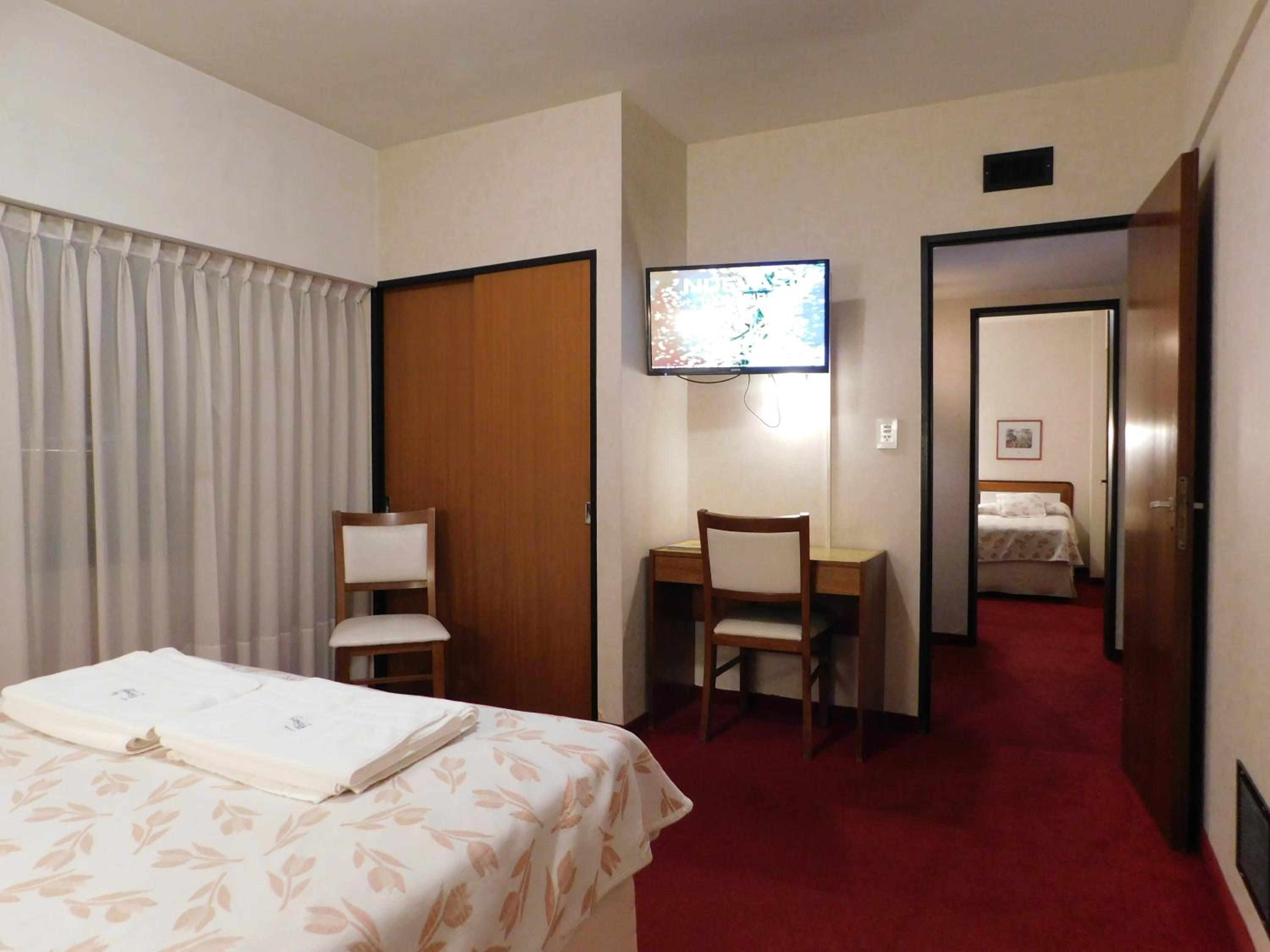 Comfort Triple Room with Shower photo 3