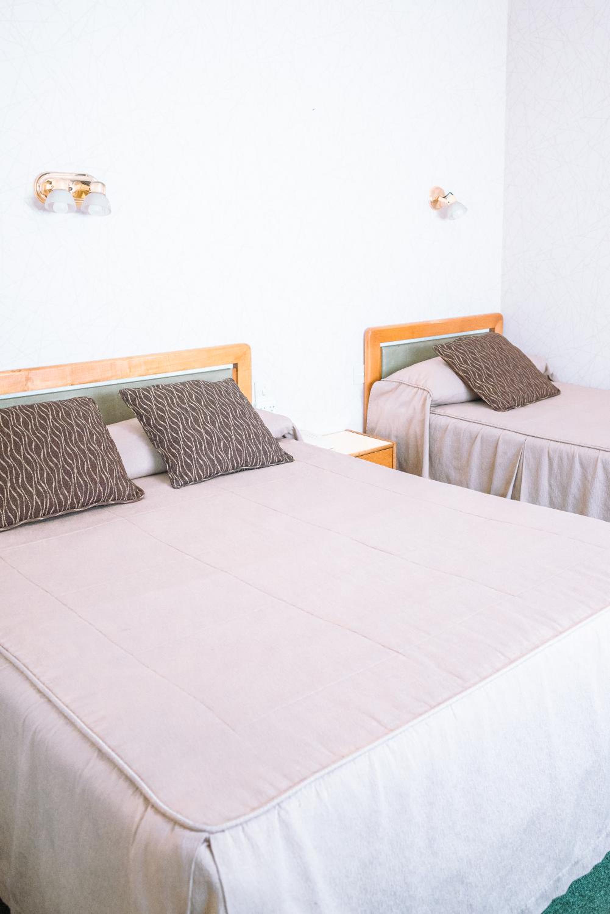 Standard Triple Room photo 3