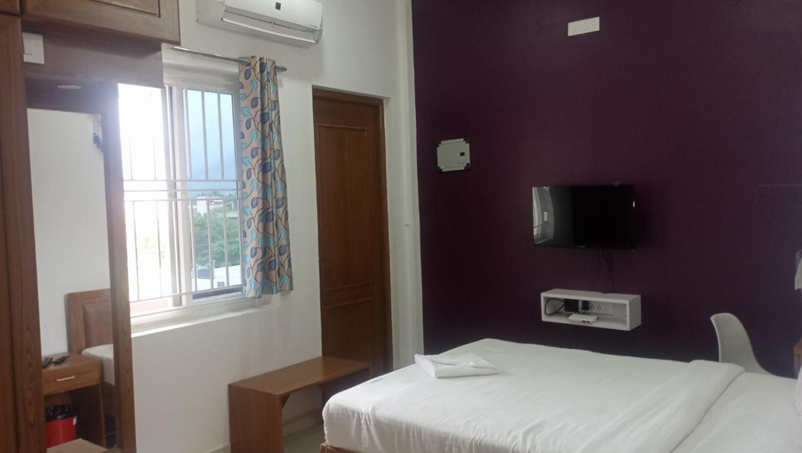 King Room with Mountain View photo 1