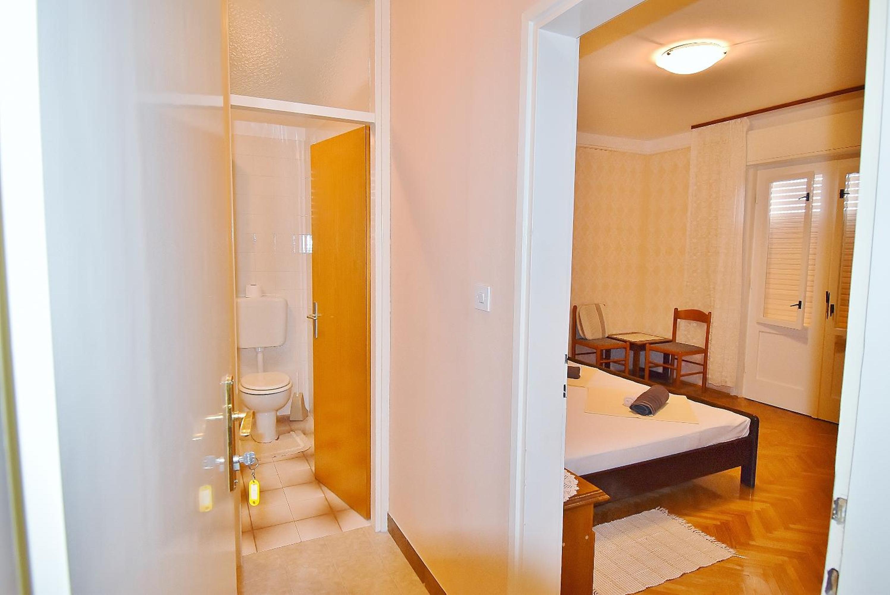 Deluxe One-Bedroom Apartment photo 1