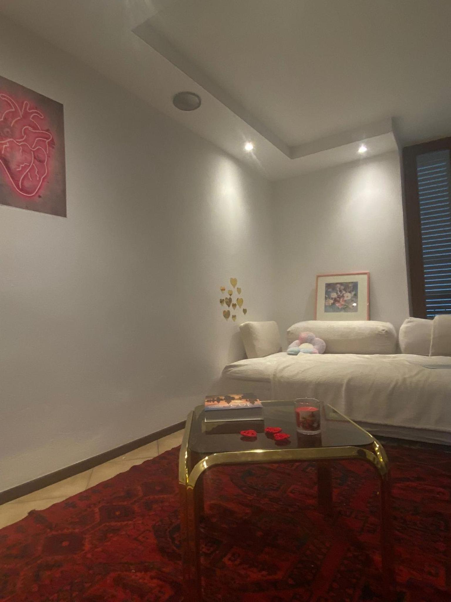 One-Bedroom House photo 1