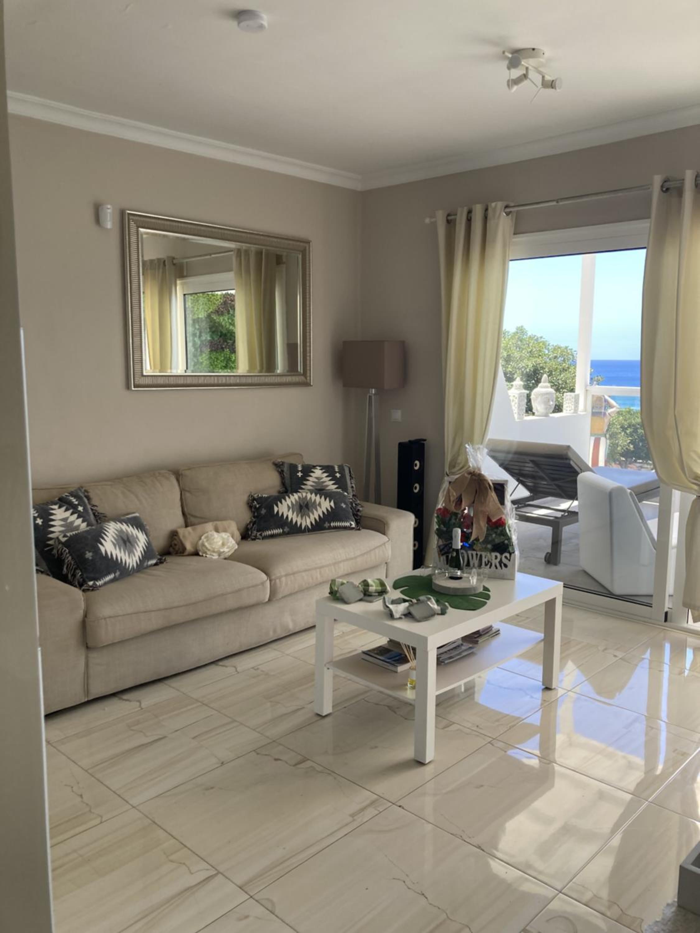 Apartamento con vista al mar