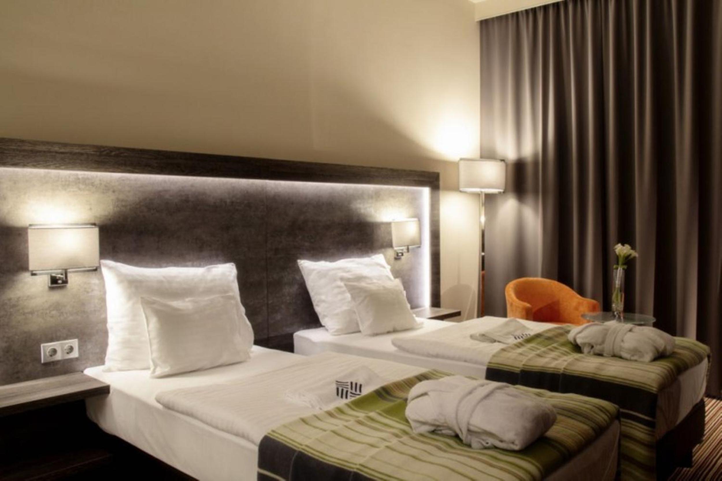 Business superior room with street view photo 2