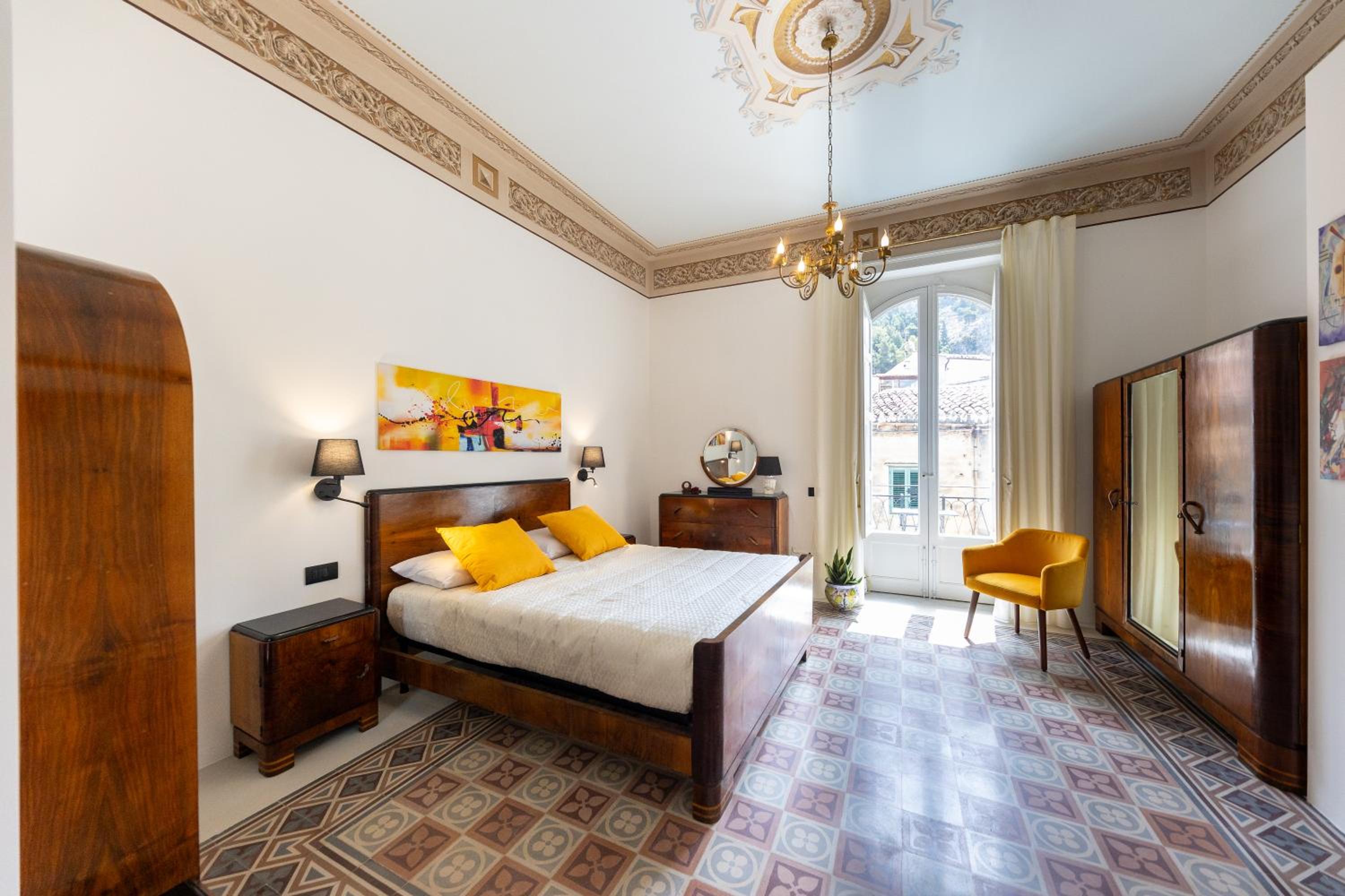 One-Bedroom Apartment with Balcony