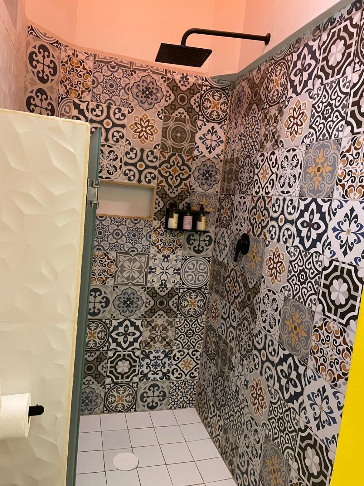 Double Room - Photo 8