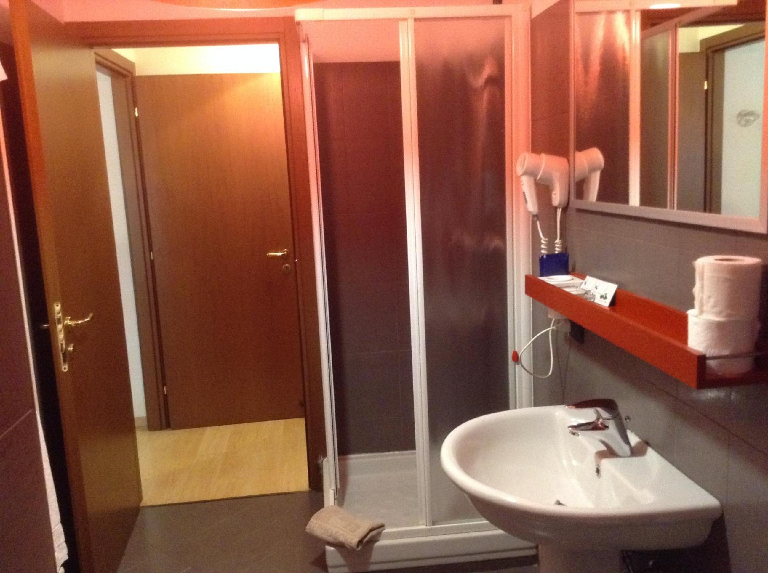 Double Room - Photo 3