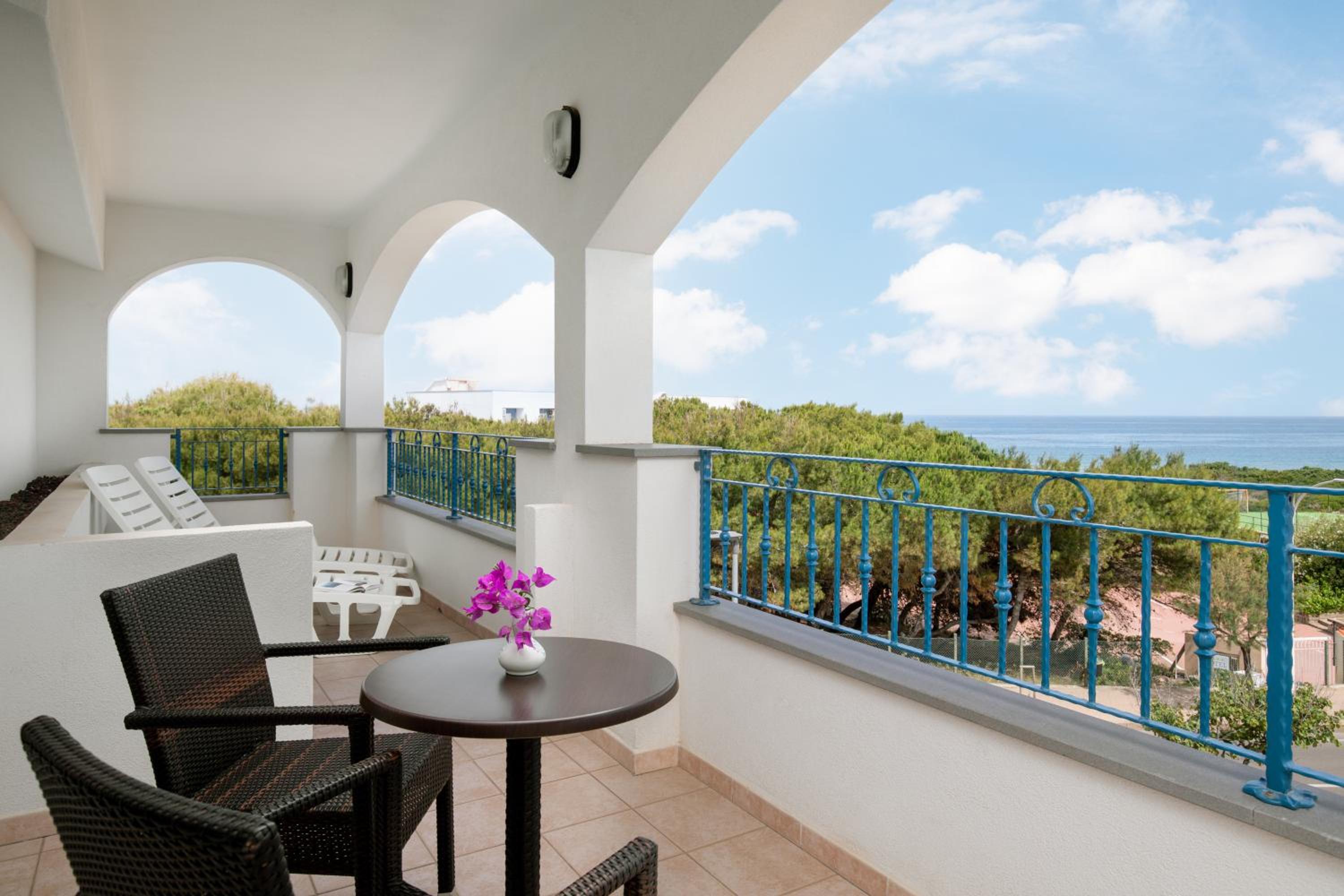 Deluxe Double Room with Sea View - Photo 2